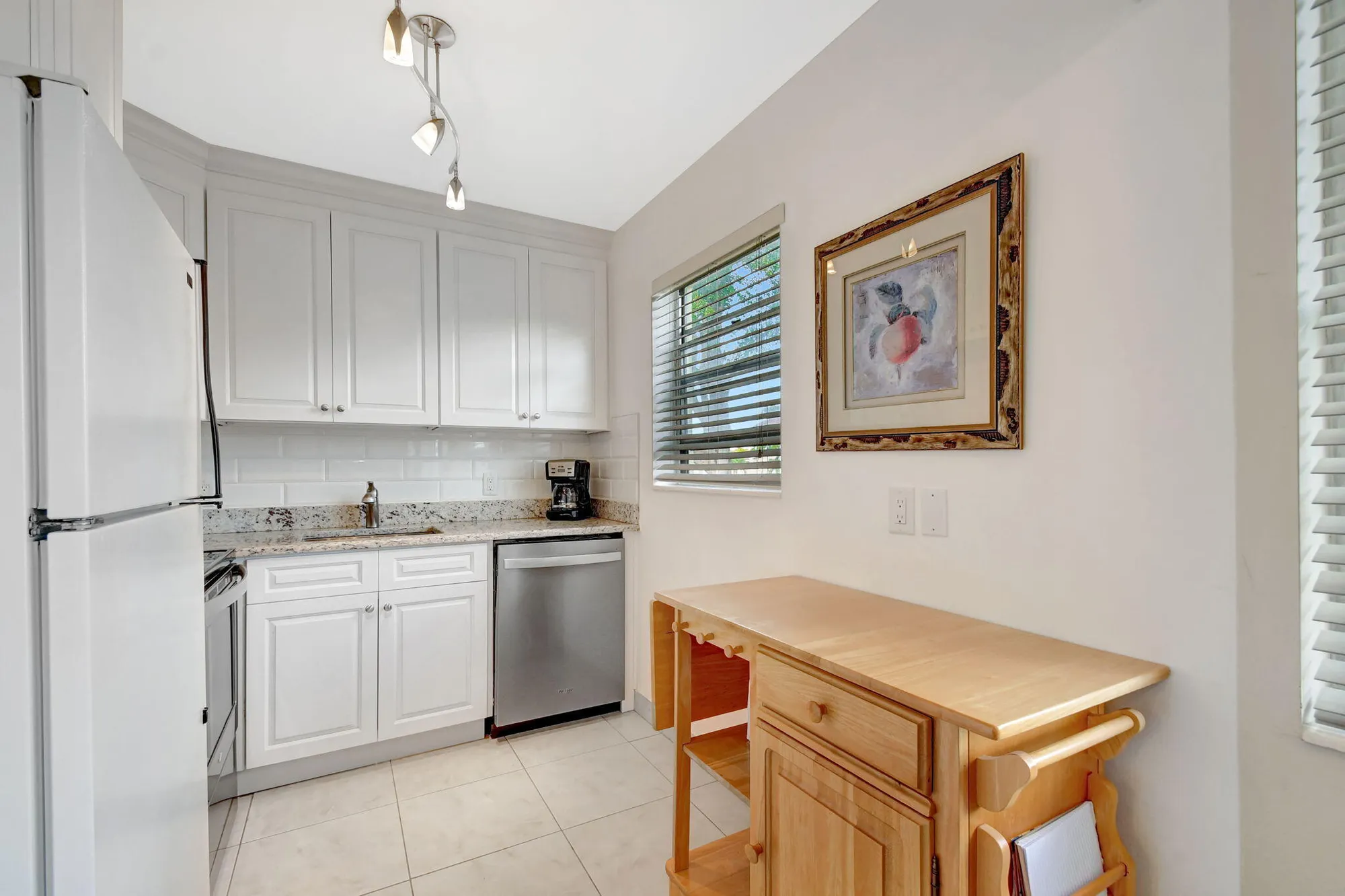 Property Slideshow image 9 of 40 | 48 sheffield b, West Palm Beach, FL, 33417