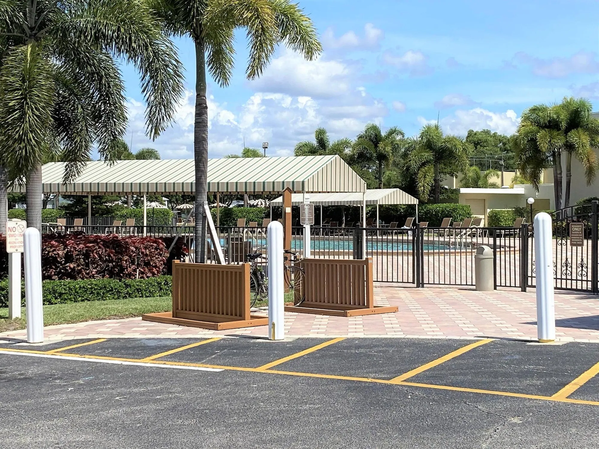 Property Slideshow image 13 of 26 | 208 chatham j # 208, West Palm Beach, FL, 33417