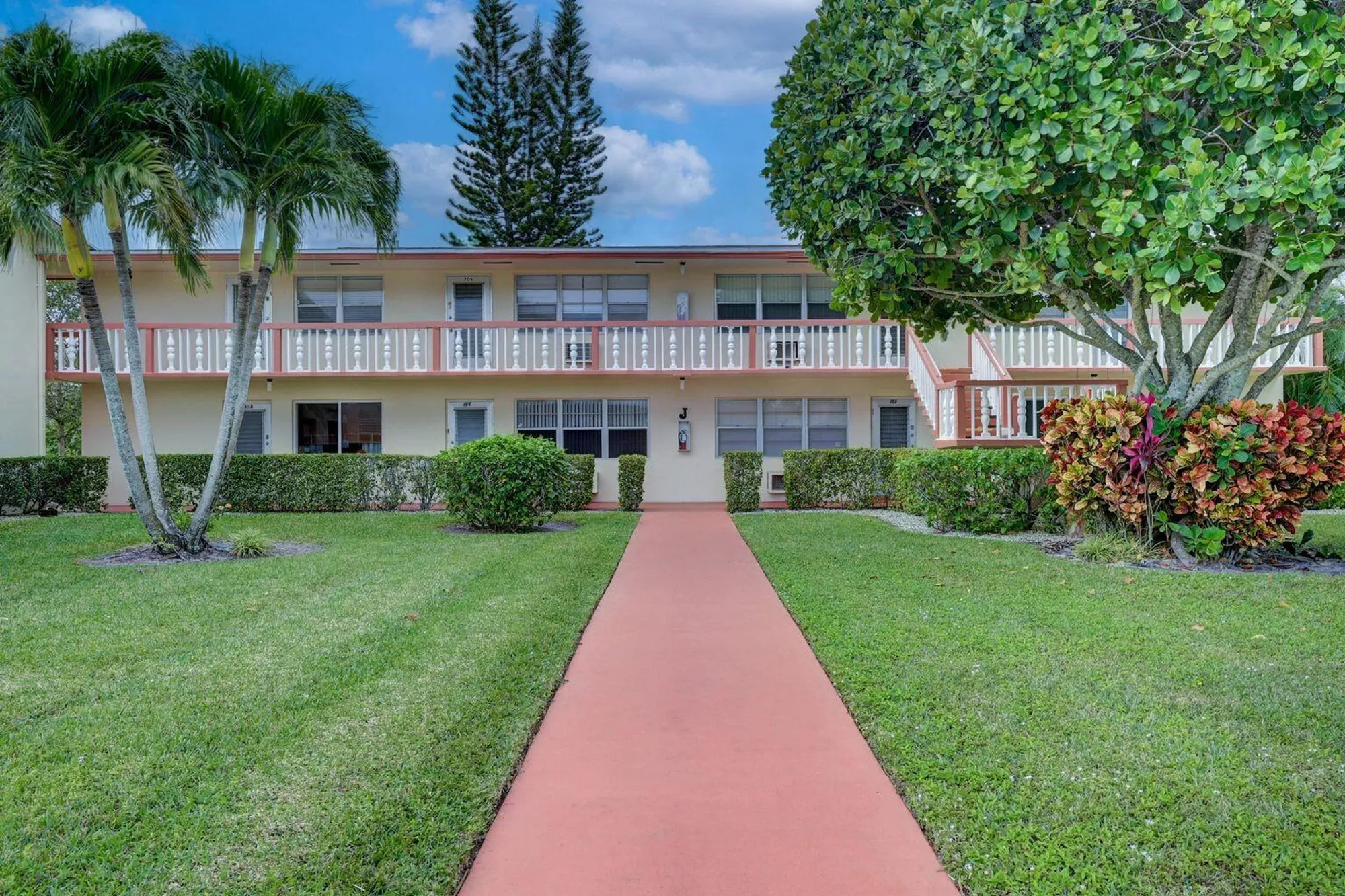 Property Slideshow image 1 of 26 | 208 chatham j # 208, West Palm Beach, FL, 33417