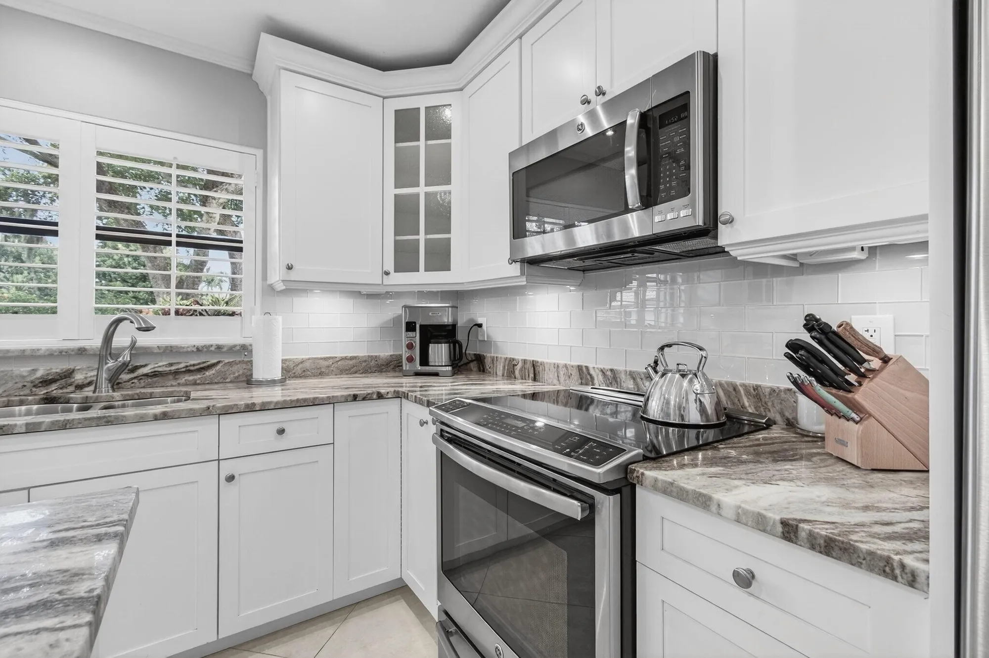Property Slideshow image 19 of 52 | 4555 apple tree cir a, Boynton Beach, FL, 33436