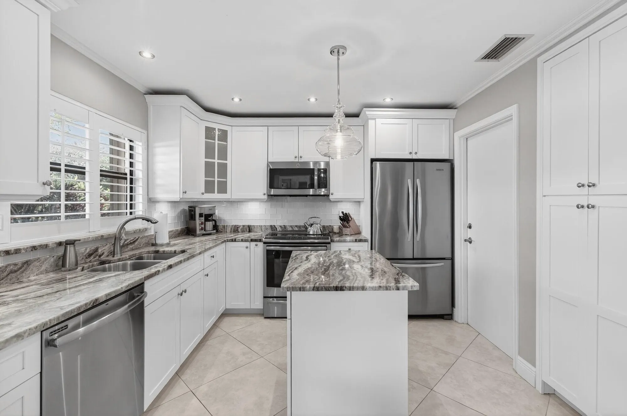 Property Slideshow image 17 of 52 | 4555 apple tree cir a, Boynton Beach, FL, 33436