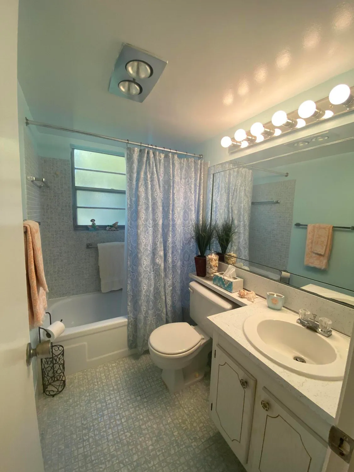 Property Slideshow image 24 of 26 | 208 chatham j # 208, West Palm Beach, FL, 33417