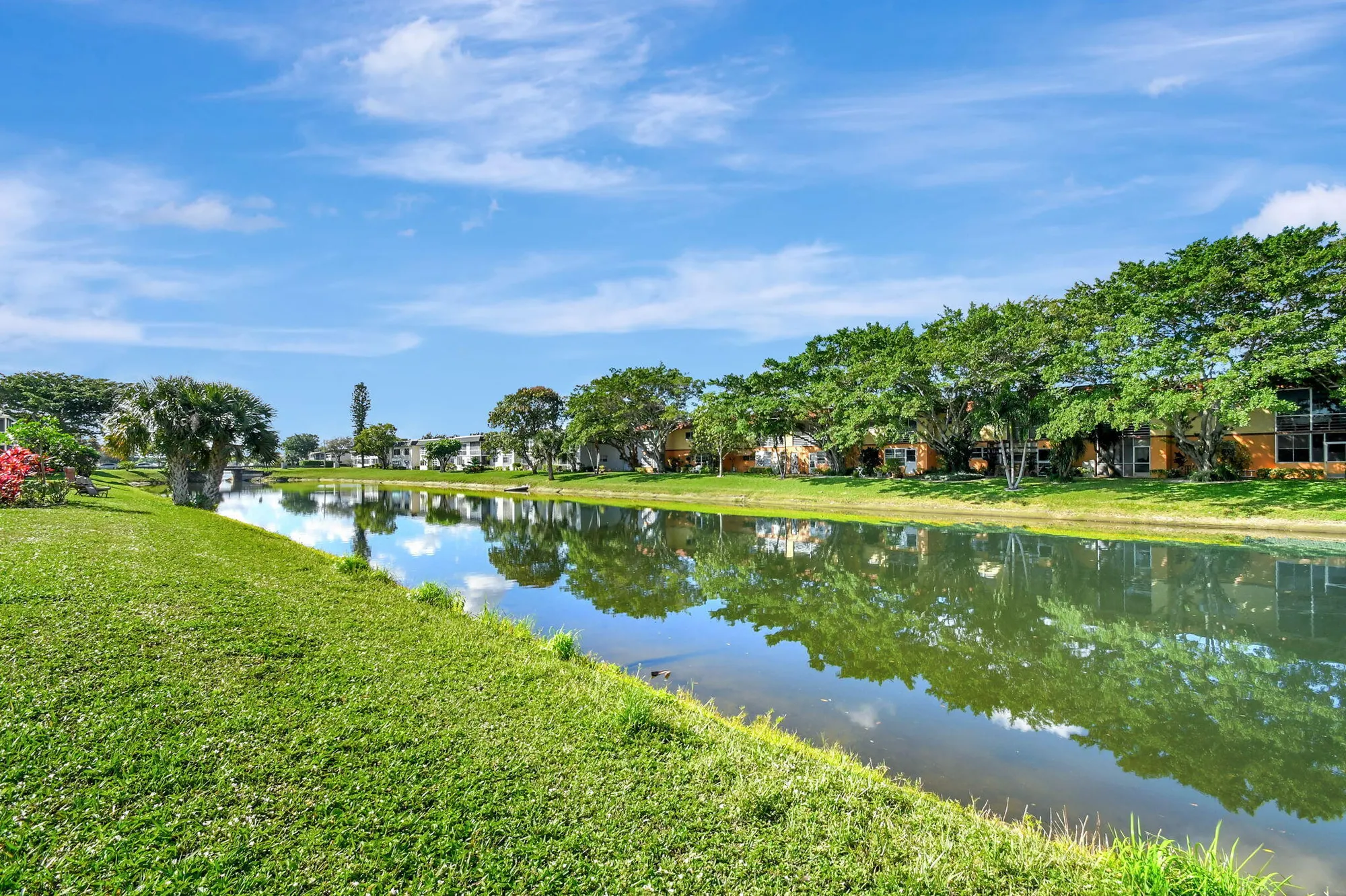 Property Slideshow image 21 of 40 | 48 sheffield b, West Palm Beach, FL, 33417