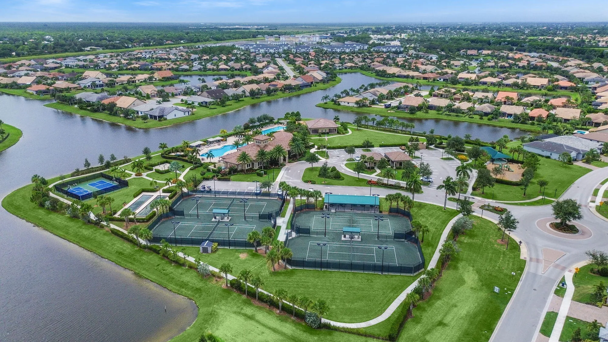 Property Slideshow image 25 of 40 | 564 se monet dr, Port Saint Lucie, FL, 34984