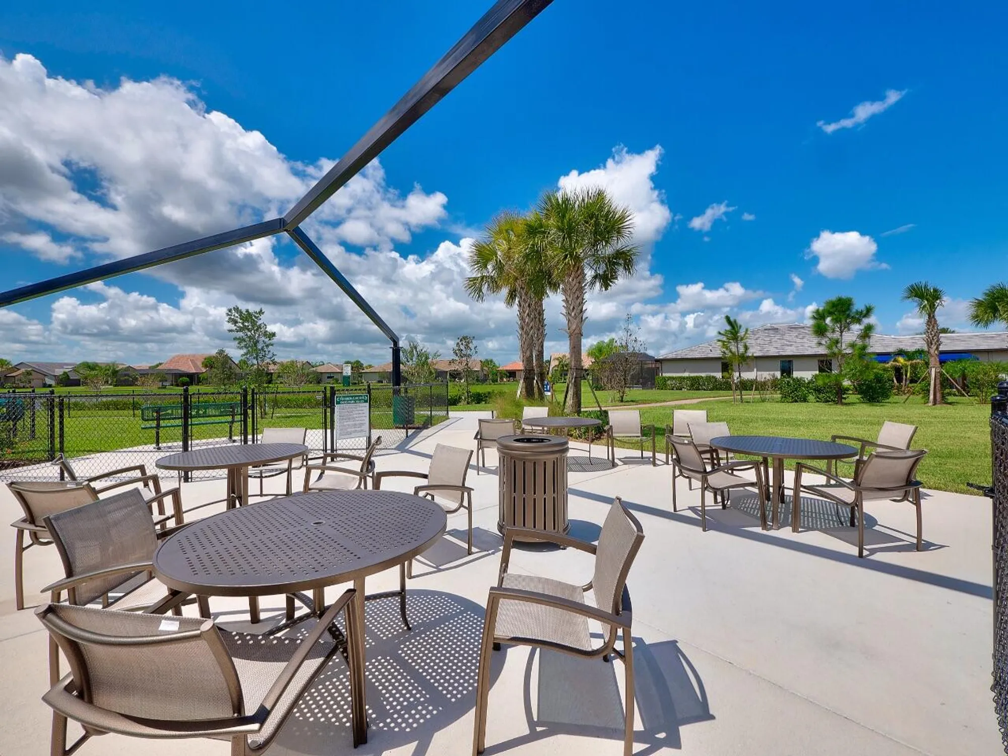 Property Slideshow image 34 of 40 | 564 se monet dr, Port Saint Lucie, FL, 34984