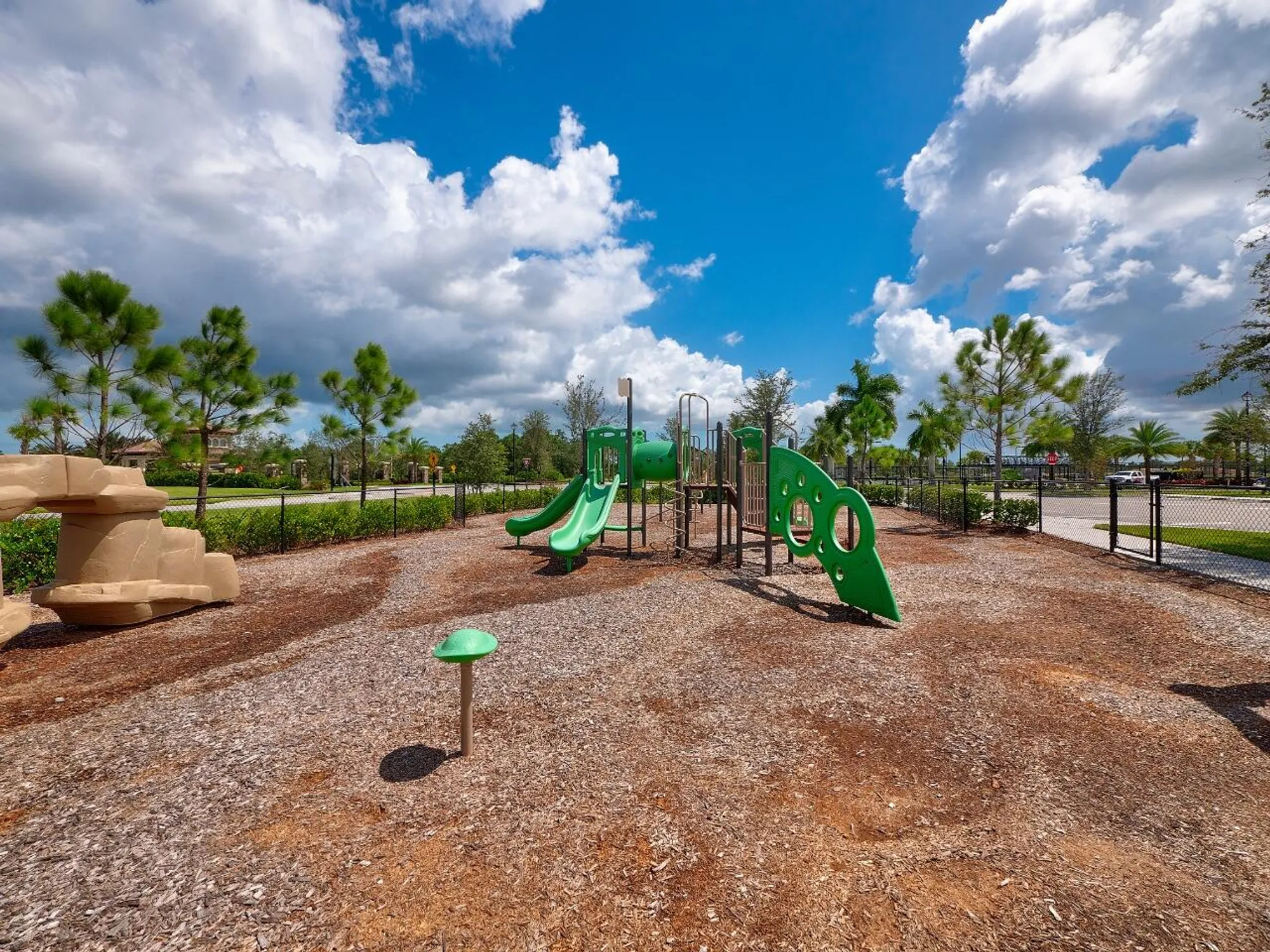 Property Slideshow image 38 of 40 | 564 se monet dr, Port Saint Lucie, FL, 34984