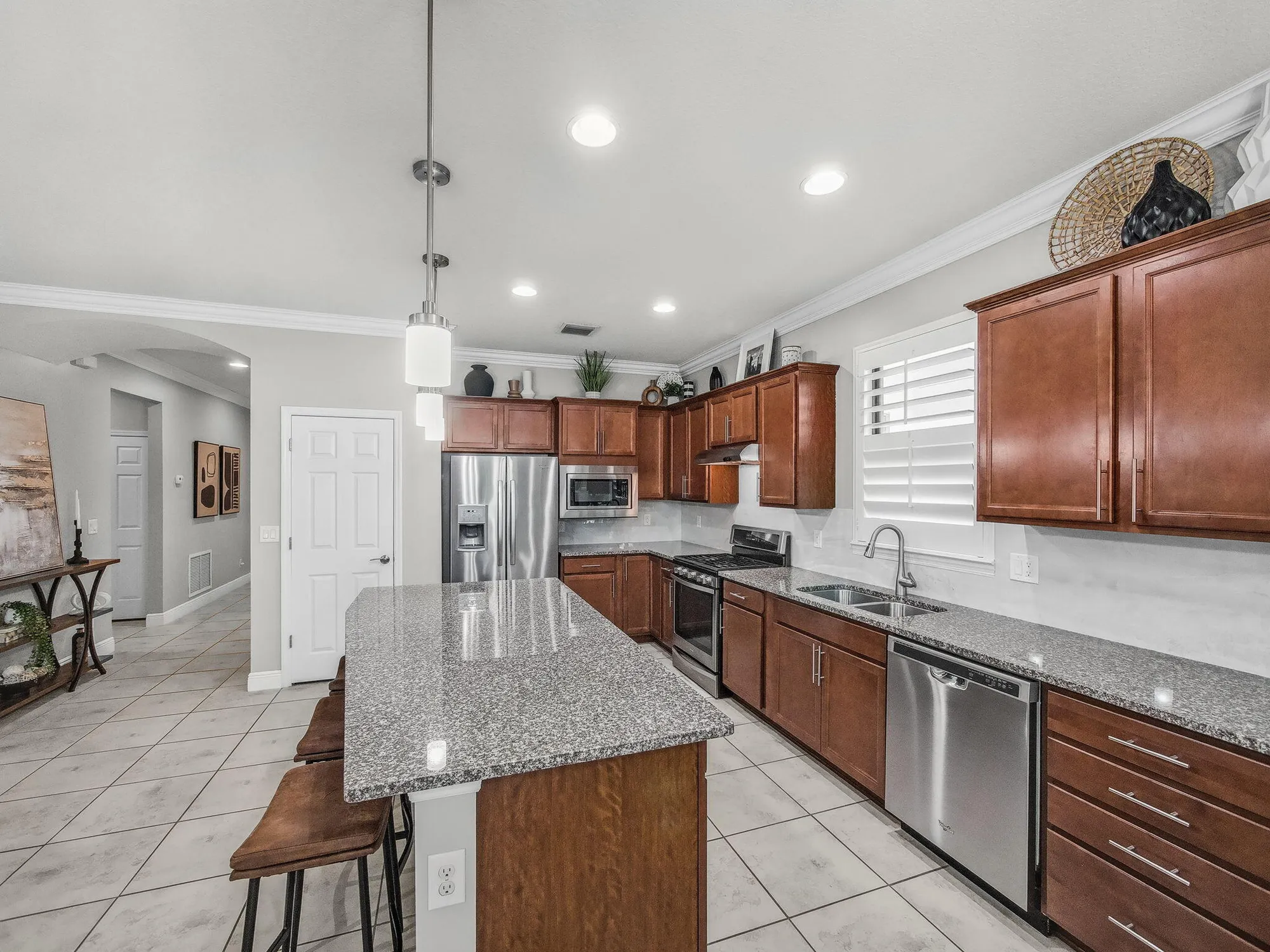 Property Slideshow image 11 of 40 | 564 se monet dr, Port Saint Lucie, FL, 34984