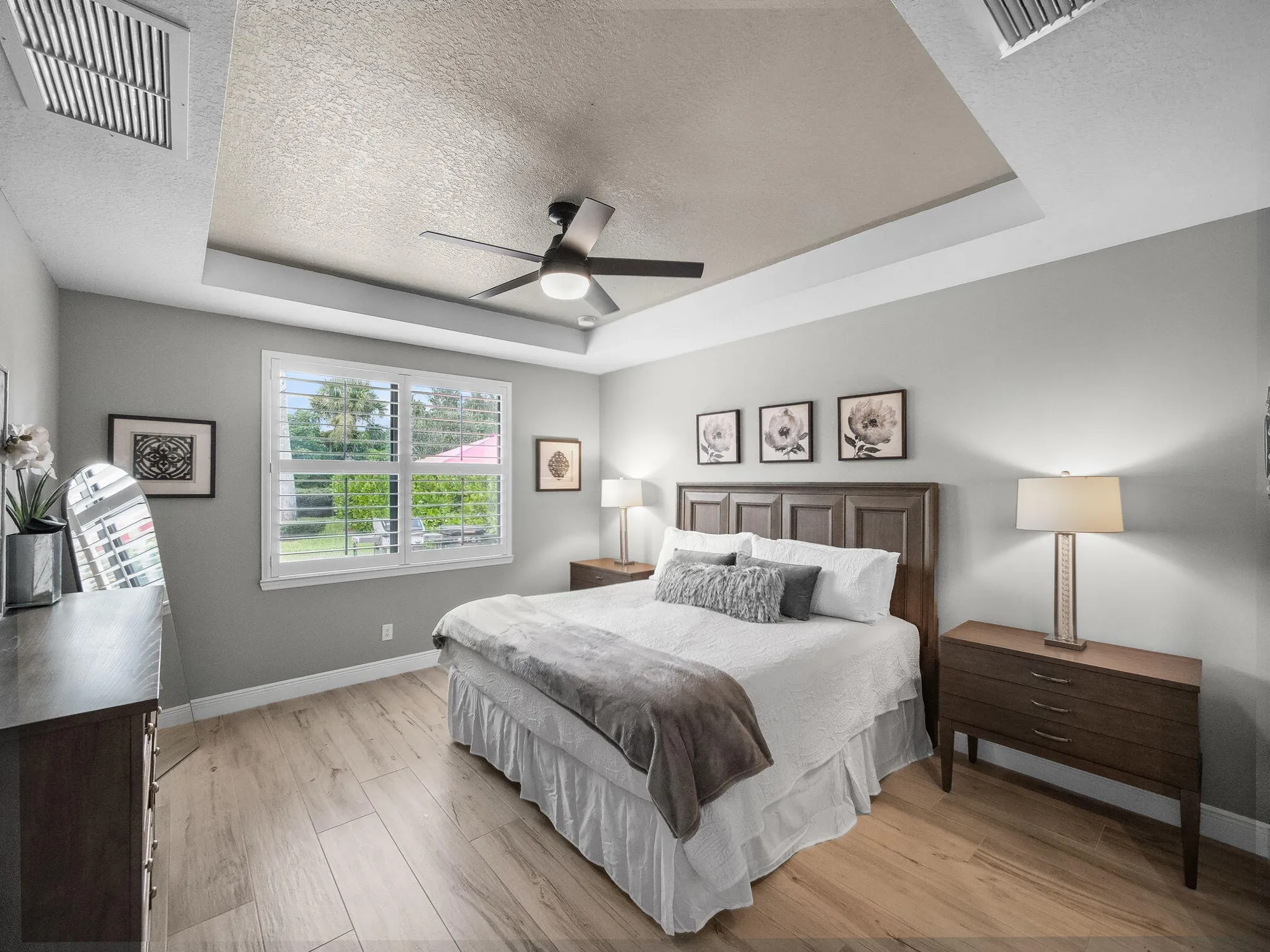 Property Slideshow image 15 of 40 | 564 se monet dr, Port Saint Lucie, FL, 34984