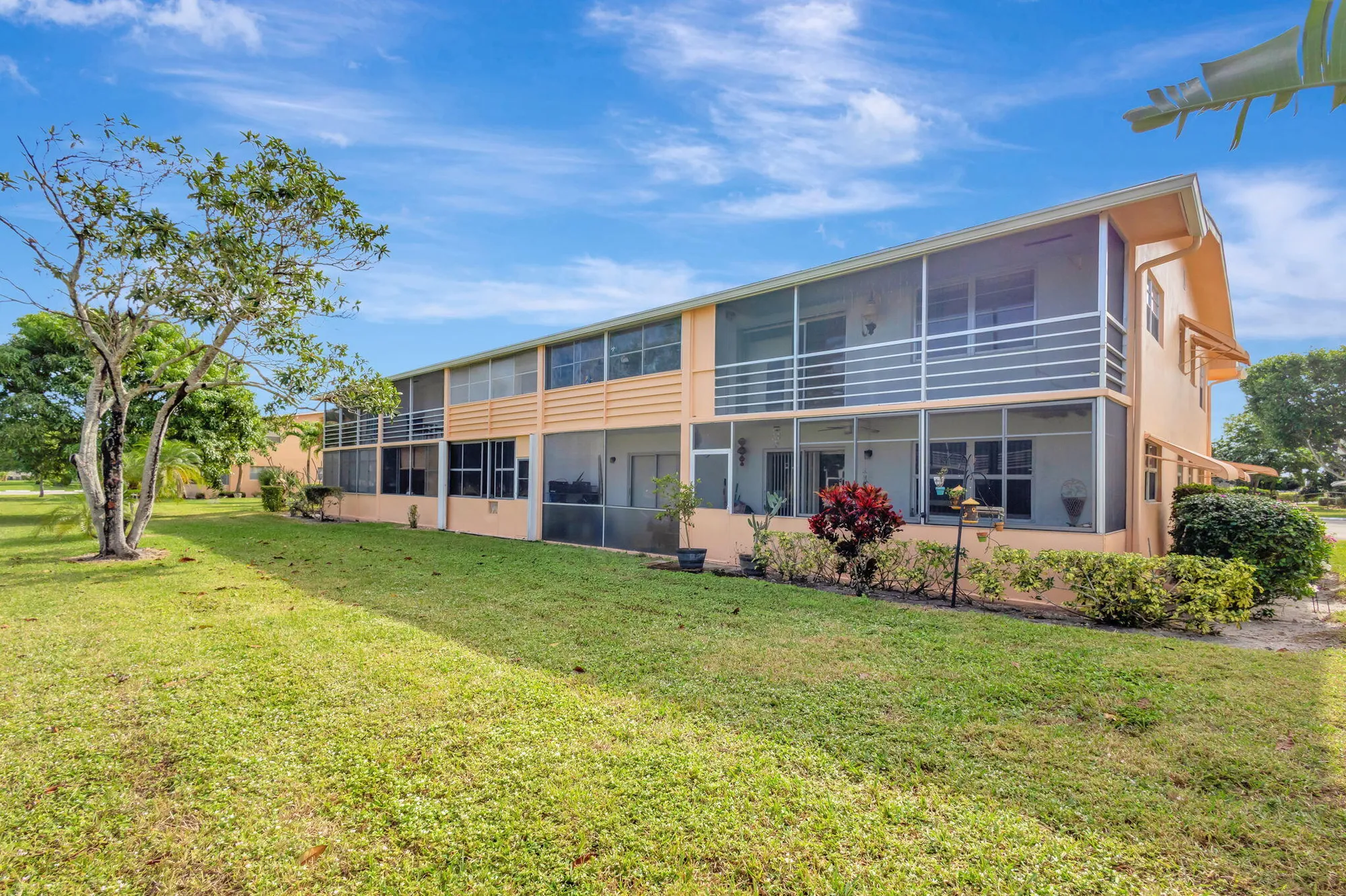 Property Slideshow image 19 of 38 | 332 sheffield, West Palm Beach, FL, 33417