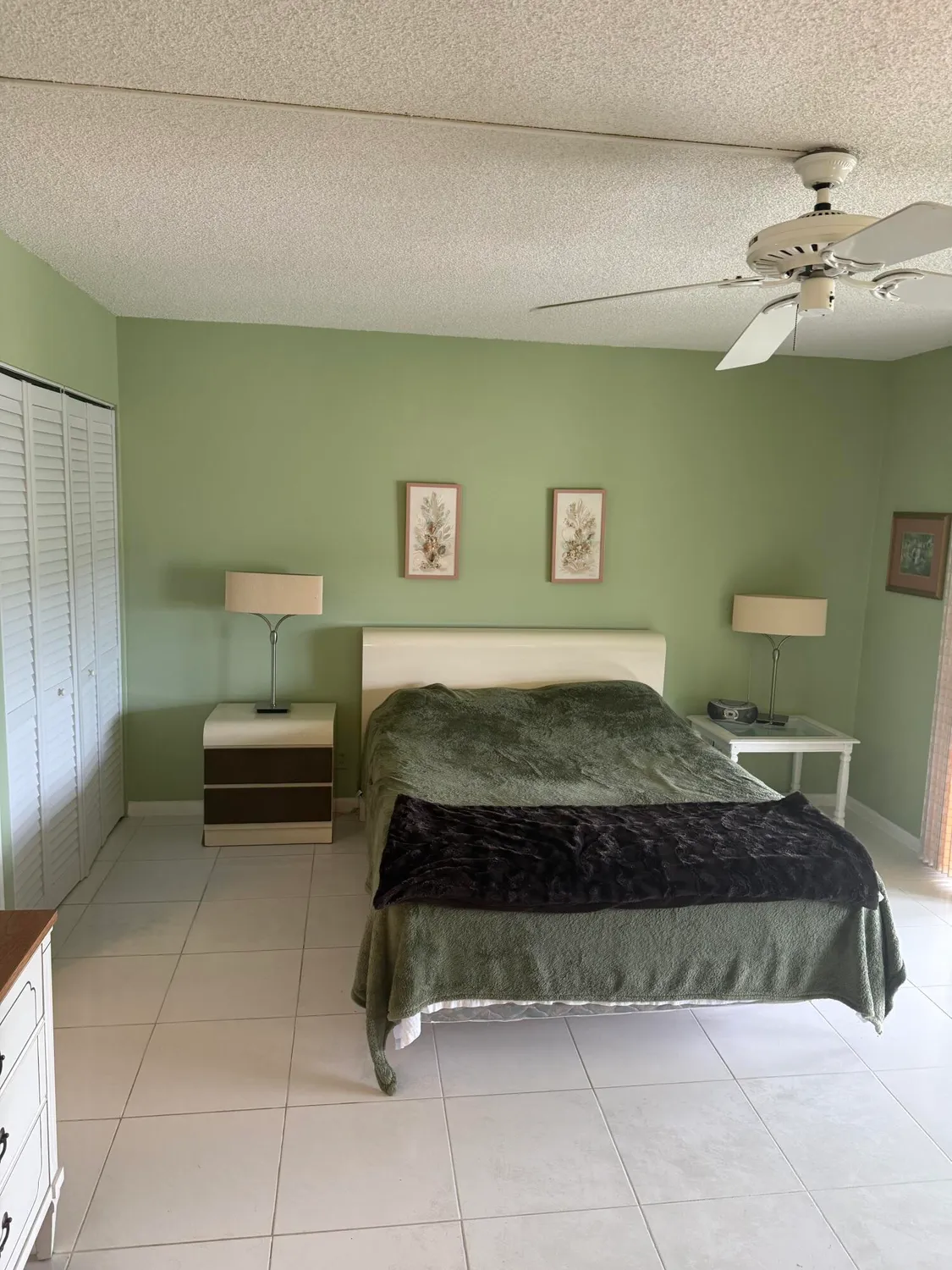 Property Slideshow image 10 of 16 | 407 greenbrier a, West Palm Beach, FL, 33417