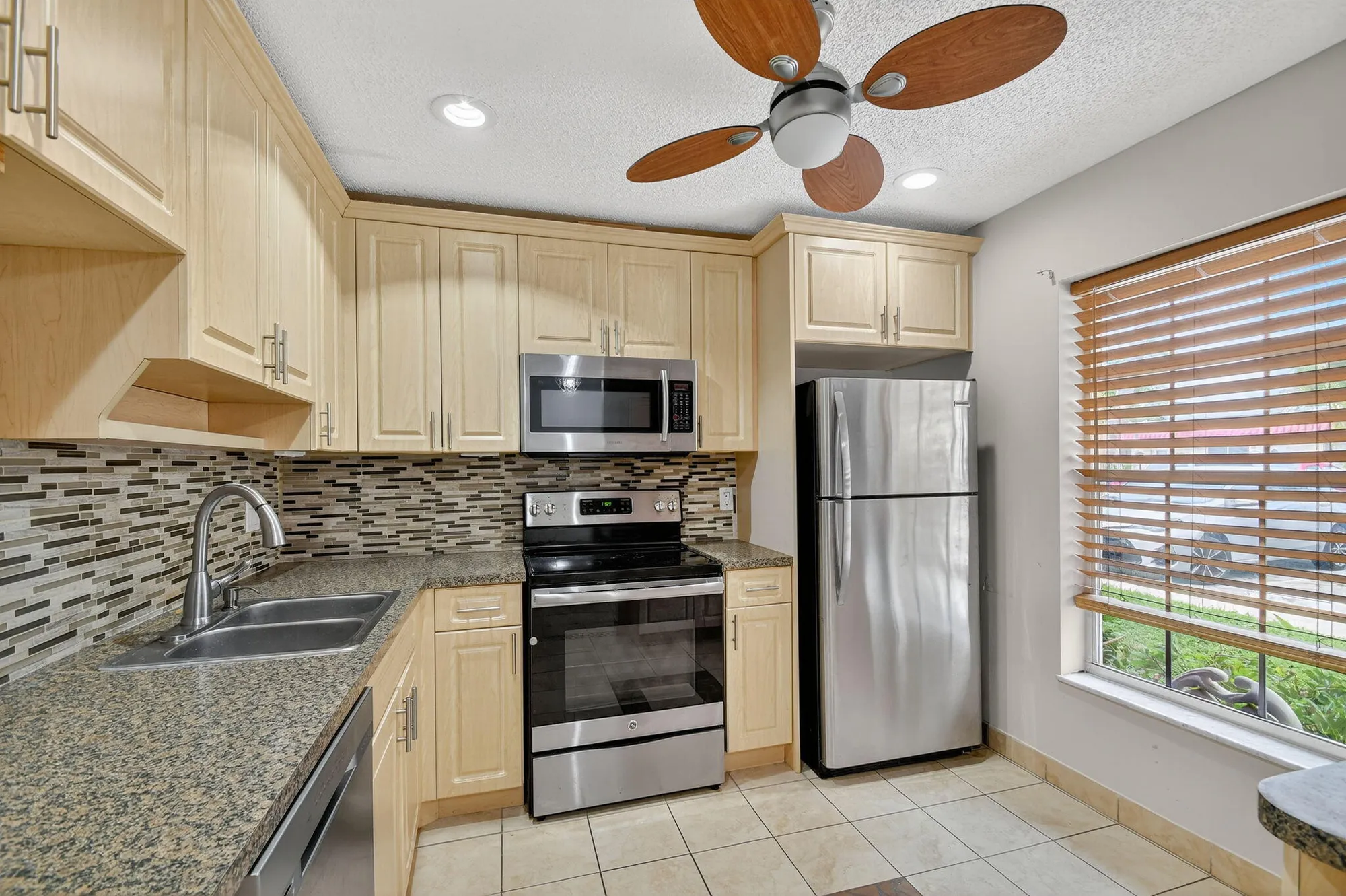 Property Slideshow image 7 of 58 | 638 marlboro oval # 638, Lake Worth, FL, 33467