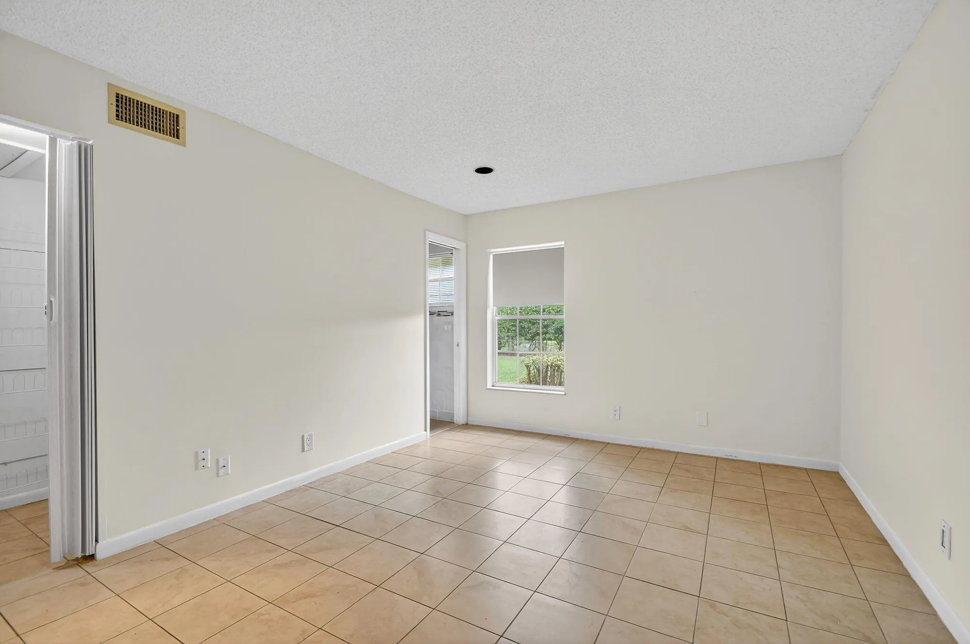 Property Slideshow image 19 of 58 | 638 marlboro oval # 638, Lake Worth, FL, 33467