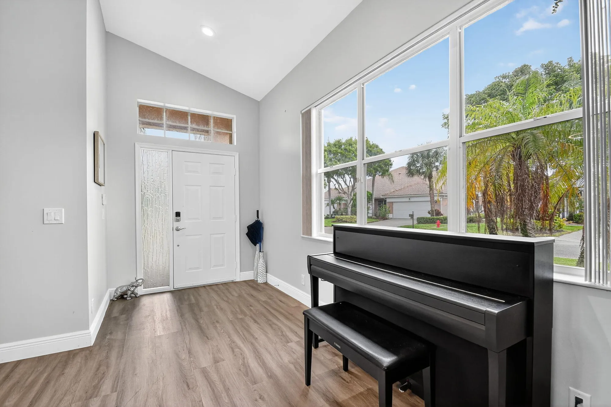 Property Slideshow image 6 of 68 | 6900 cairnwell dr, Boynton Beach, FL, 33472