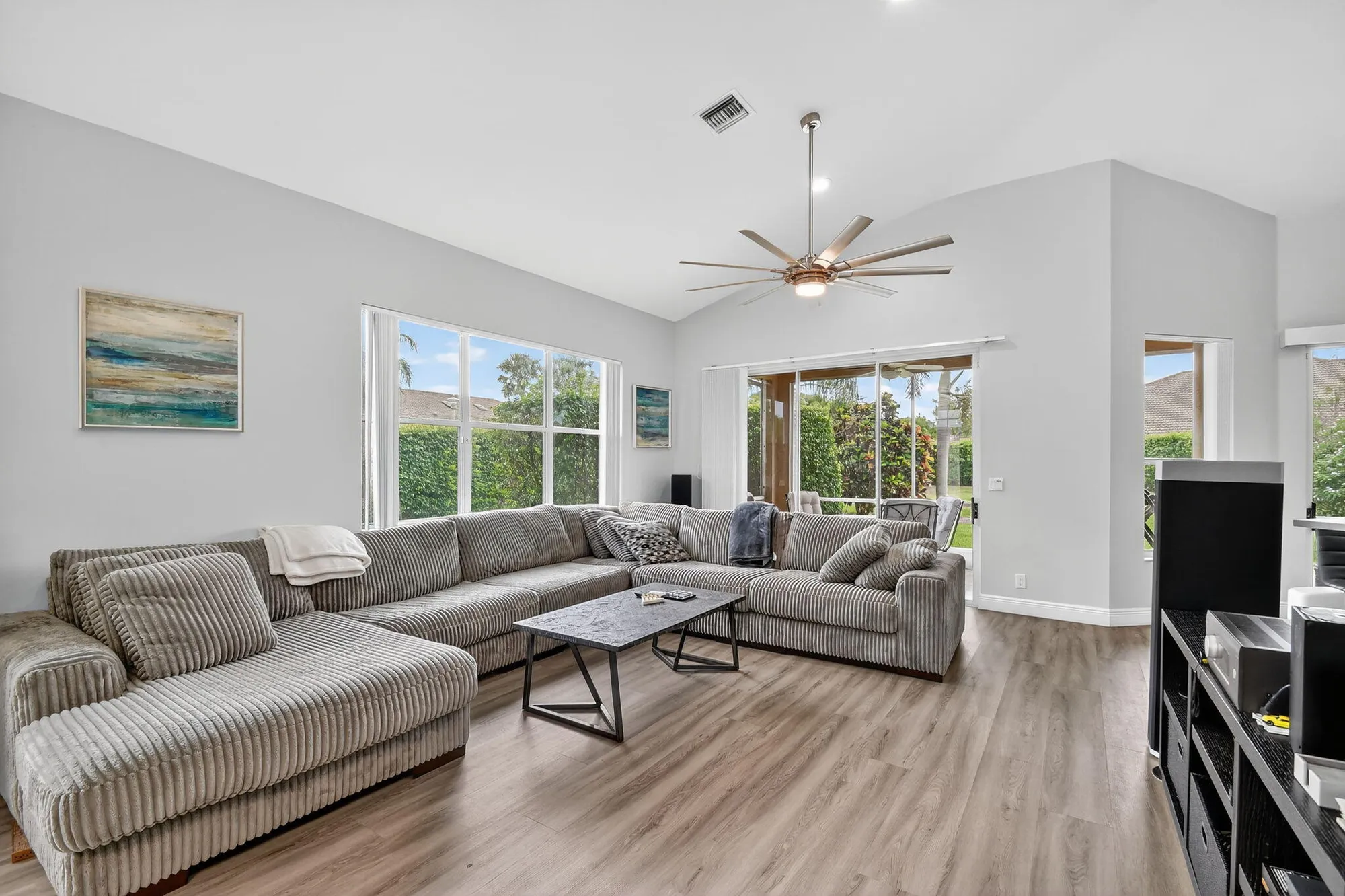 Property Slideshow image 10 of 68 | 6900 cairnwell dr, Boynton Beach, FL, 33472