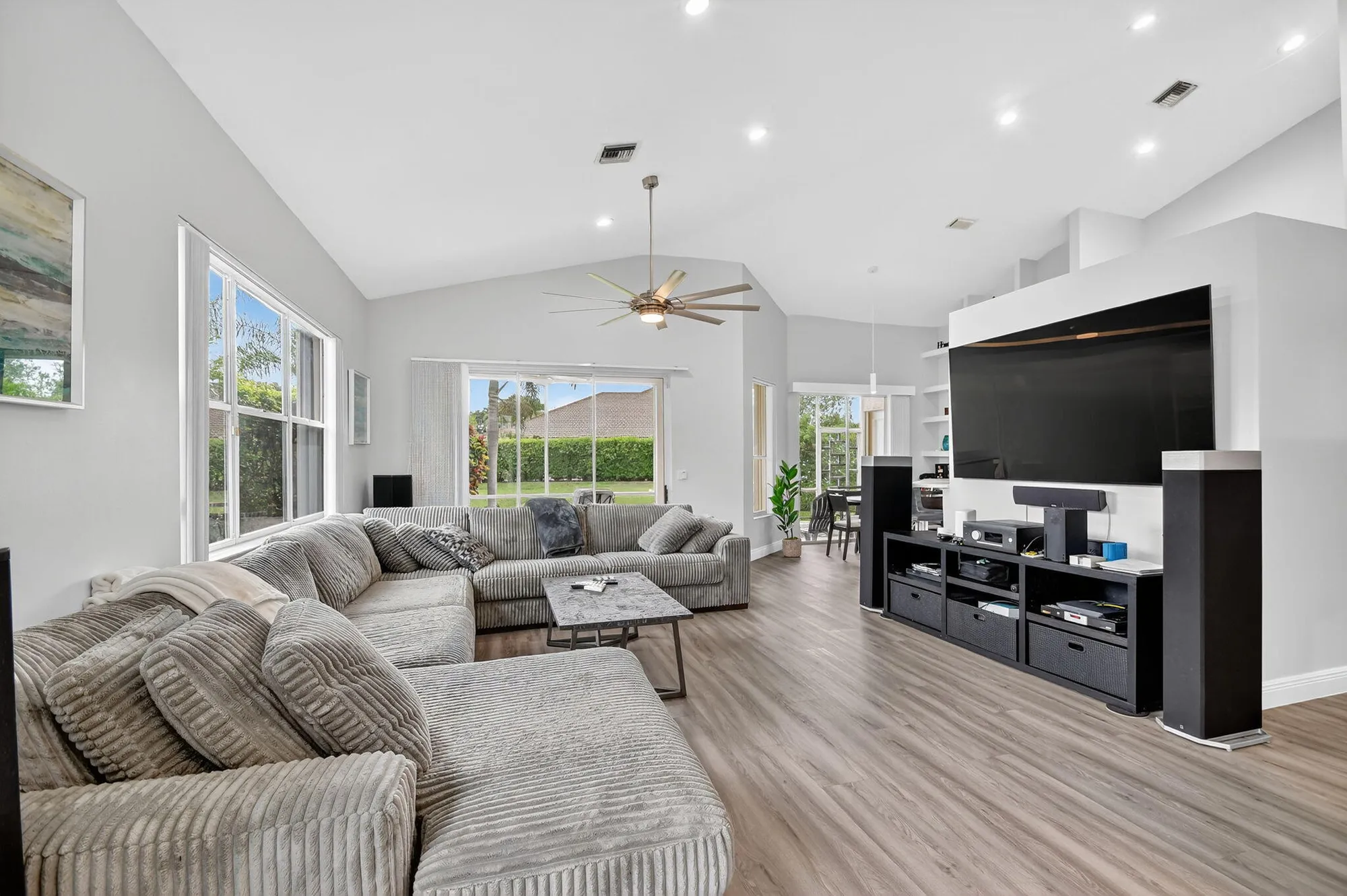 Property Slideshow image 11 of 68 | 6900 cairnwell dr, Boynton Beach, FL, 33472
