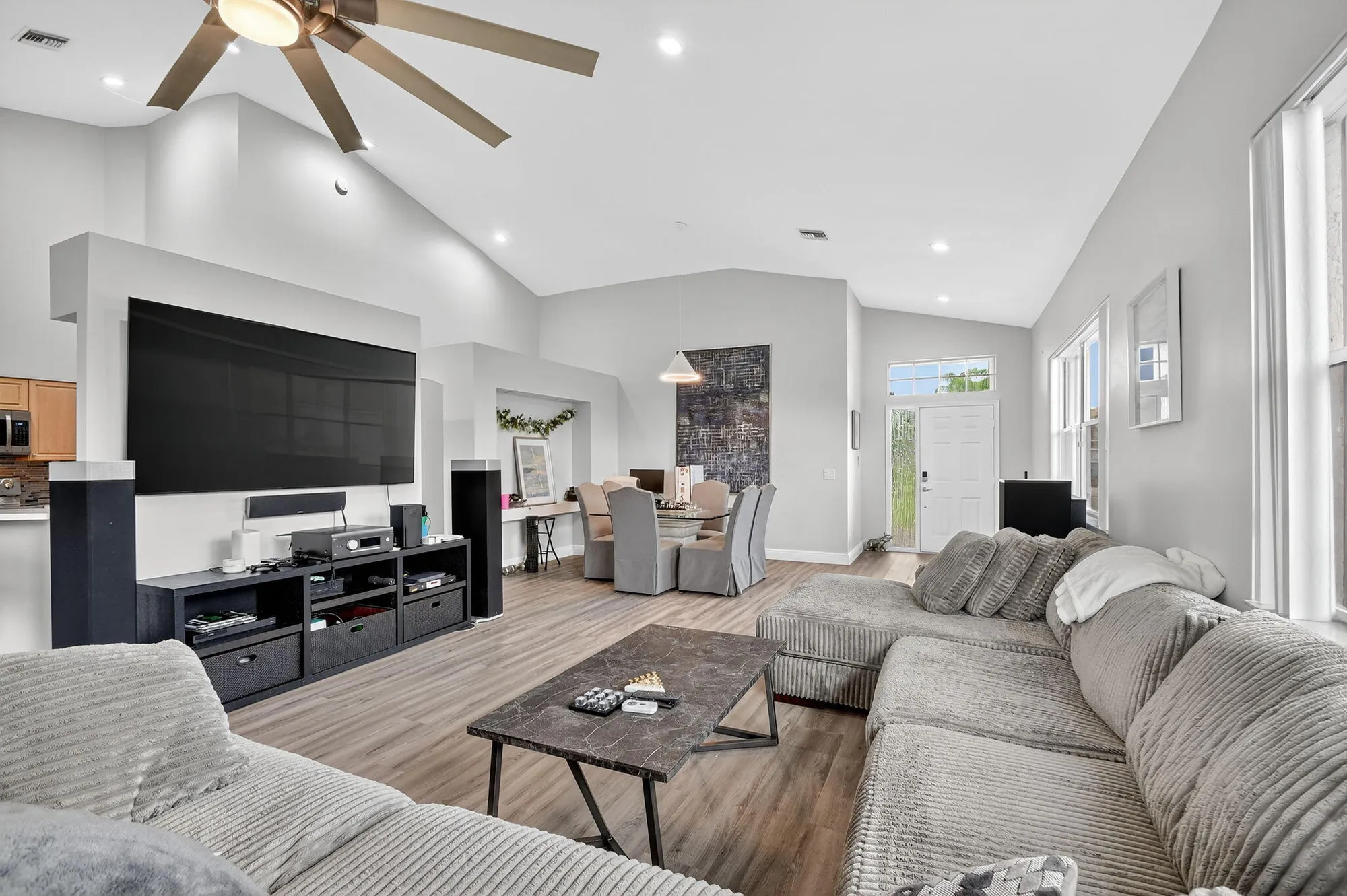 Property Slideshow image 13 of 68 | 6900 cairnwell dr, Boynton Beach, FL, 33472