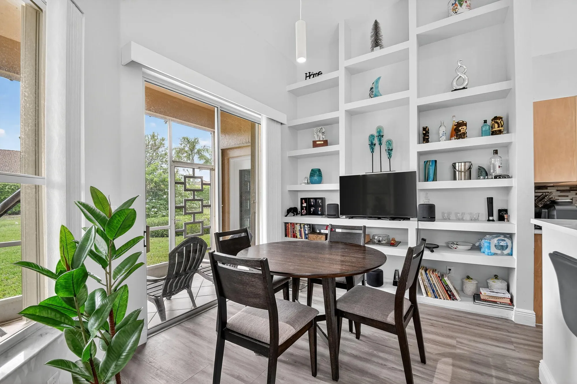 Property Slideshow image 18 of 68 | 6900 cairnwell dr, Boynton Beach, FL, 33472