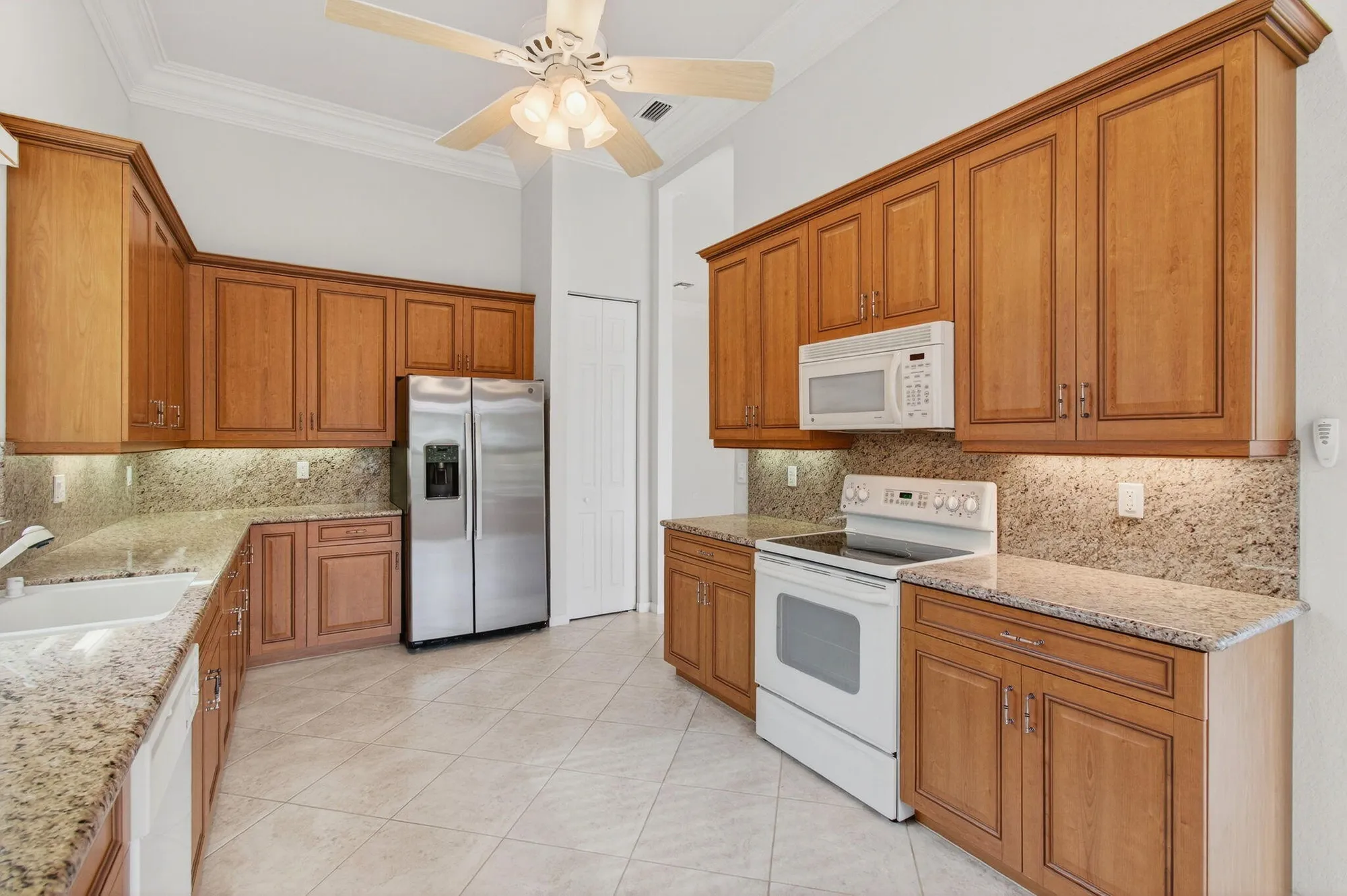 Property Slideshow image 25 of 57 | 6823 fabiano cir, Boynton Beach, FL, 33437