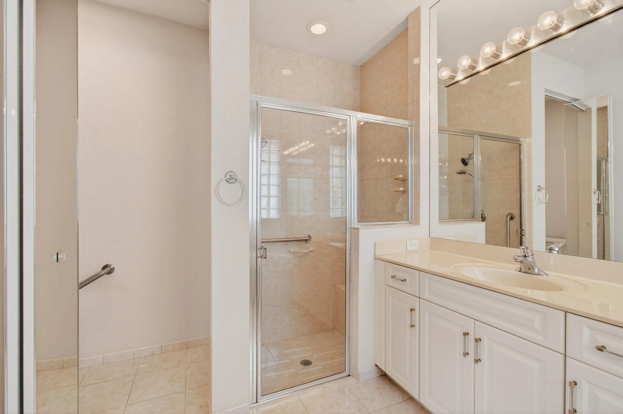Property Slideshow image 32 of 57 | 6823 fabiano cir, Boynton Beach, FL, 33437