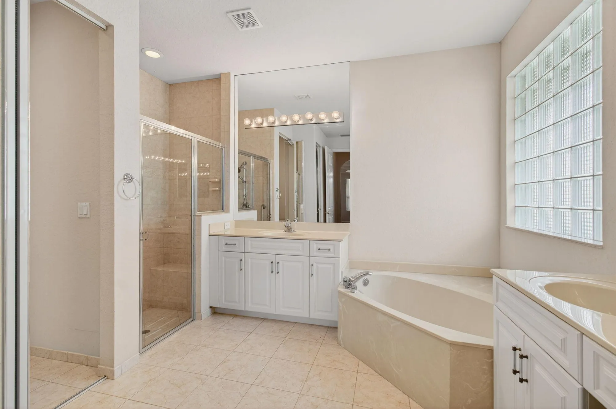 Property Slideshow image 31 of 57 | 6823 fabiano cir, Boynton Beach, FL, 33437