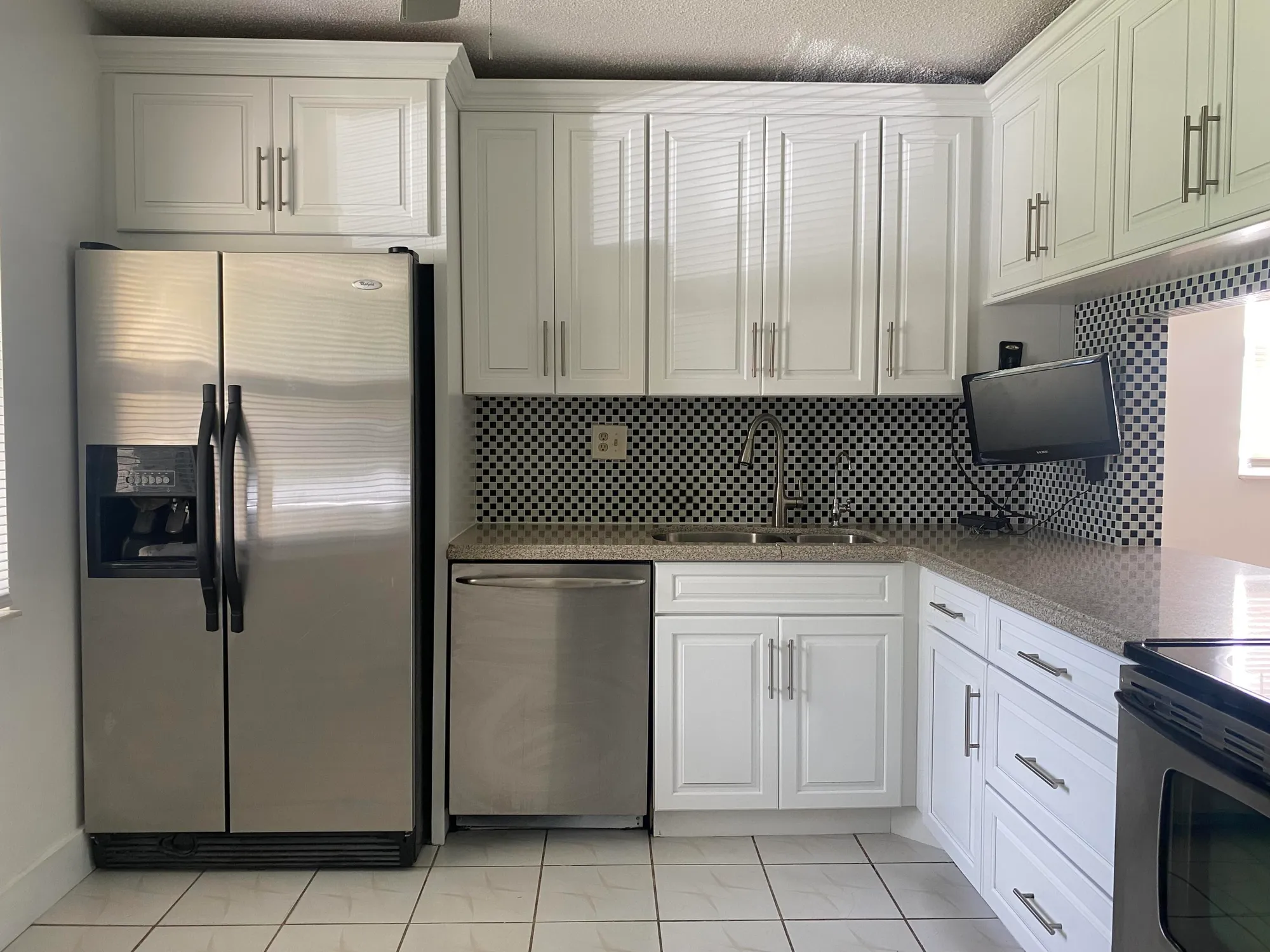 Property Slideshow image 4 of 26 | 127 lake susan dr, West Palm Beach, FL, 33411