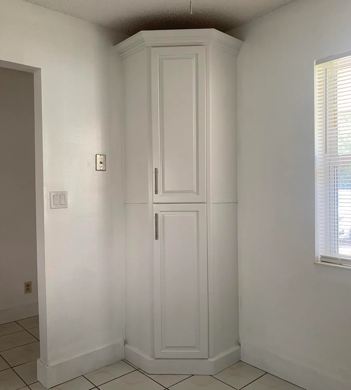 Property Slideshow image 7 of 26 | 127 lake susan dr, West Palm Beach, FL, 33411