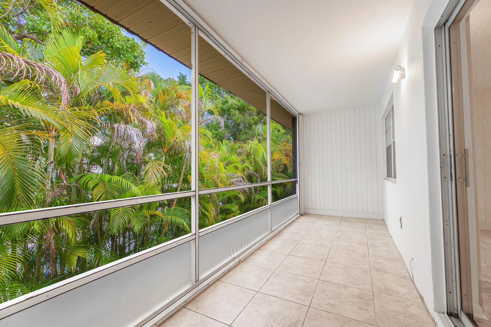 Property Slideshow image 17 of 23 | 1982 sw palm city rd i, Stuart, FL, 34994