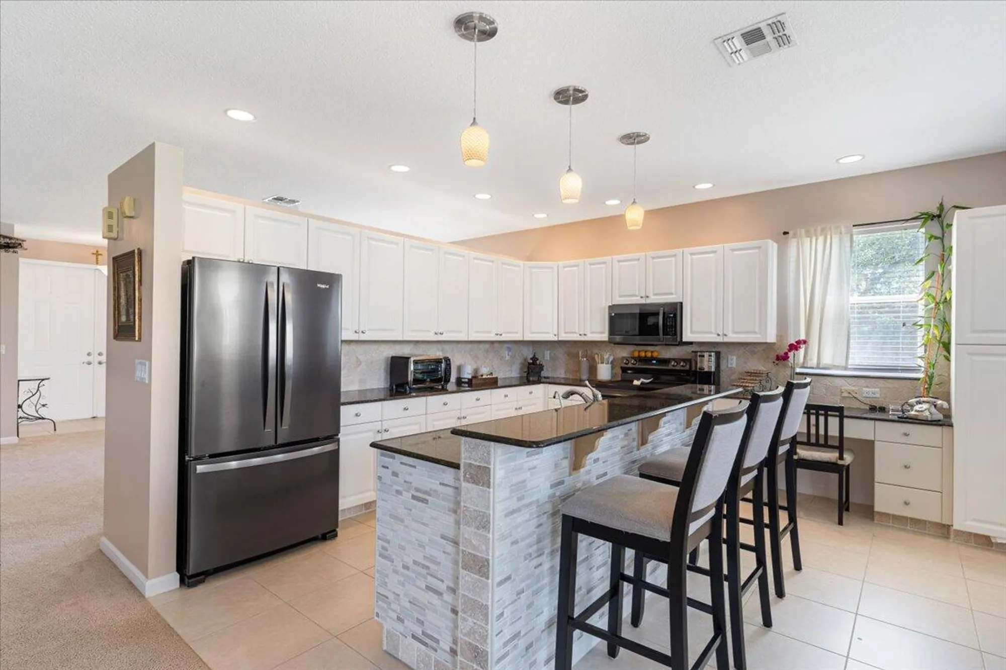 Property Slideshow image 16 of 87 | 11769 sw bennington cir, Port Saint Lucie, FL, 34987