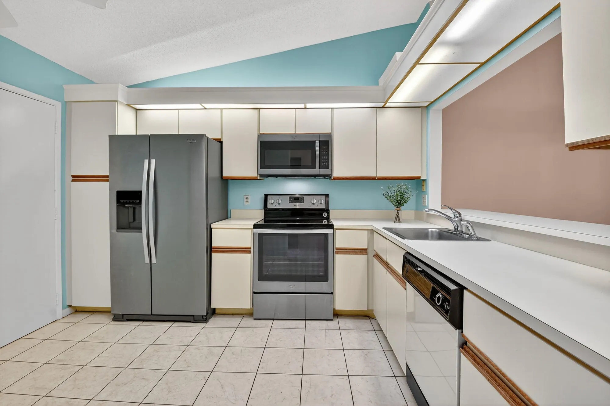 Property Slideshow image 9 of 56 | 5477 atlantic palm ct b, Boynton Beach, FL, 33437