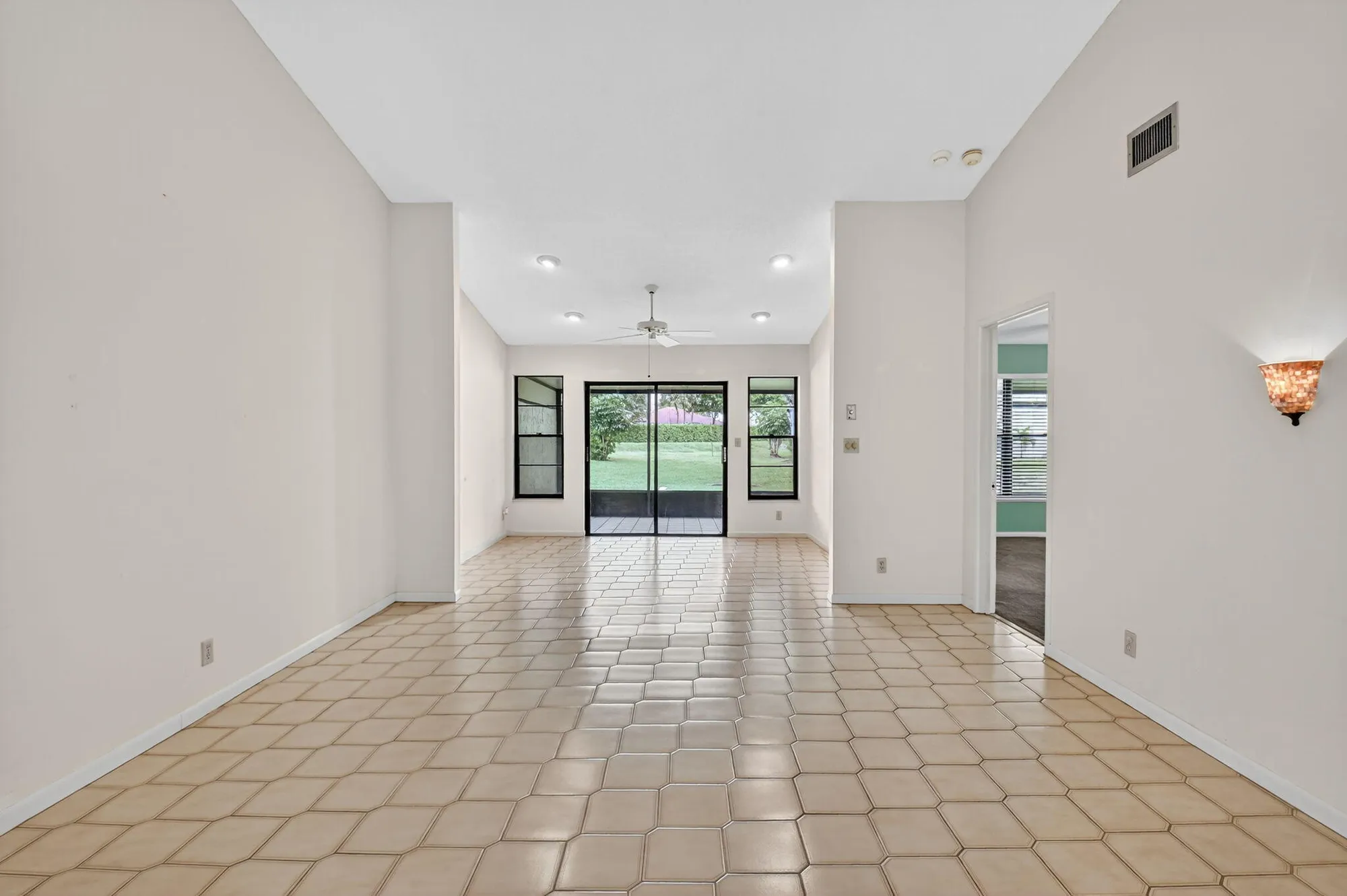 Property Slideshow image 15 of 56 | 5477 atlantic palm ct b, Boynton Beach, FL, 33437