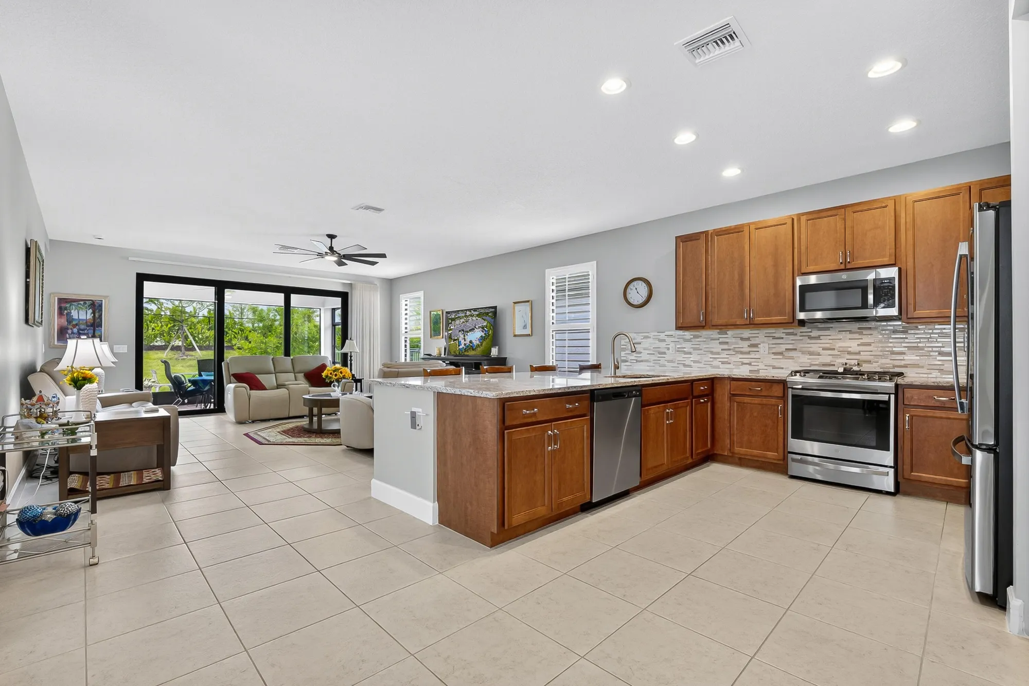 Property Slideshow image 12 of 32 | 11558 sw oceanfront ct, Port Saint Lucie, FL, 34987