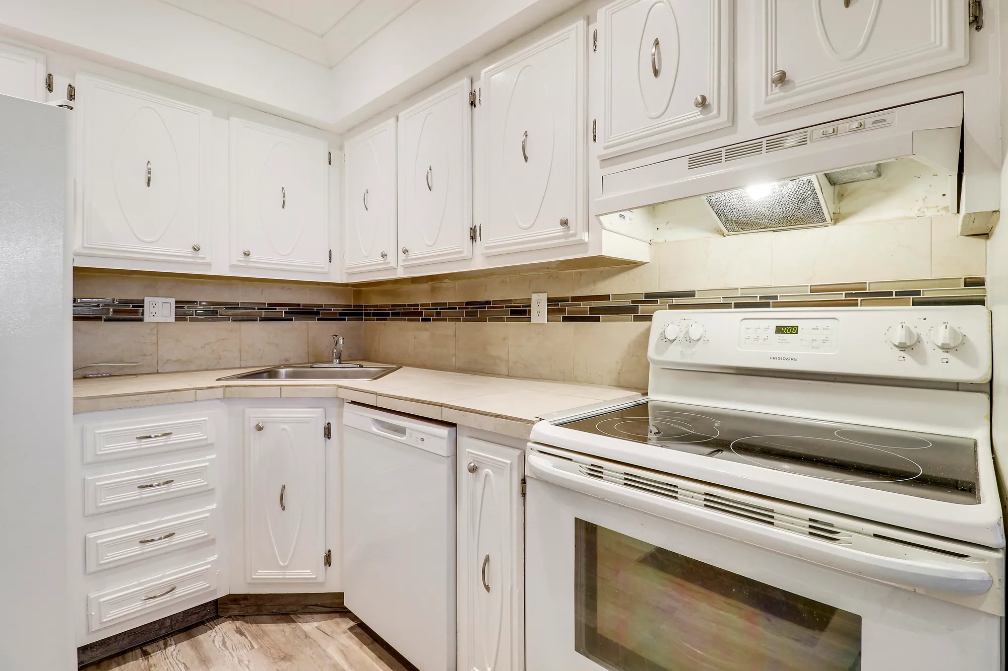 Property Slideshow image 16 of 52 | 2600 s kanner hwy q8, Stuart, FL, 34994