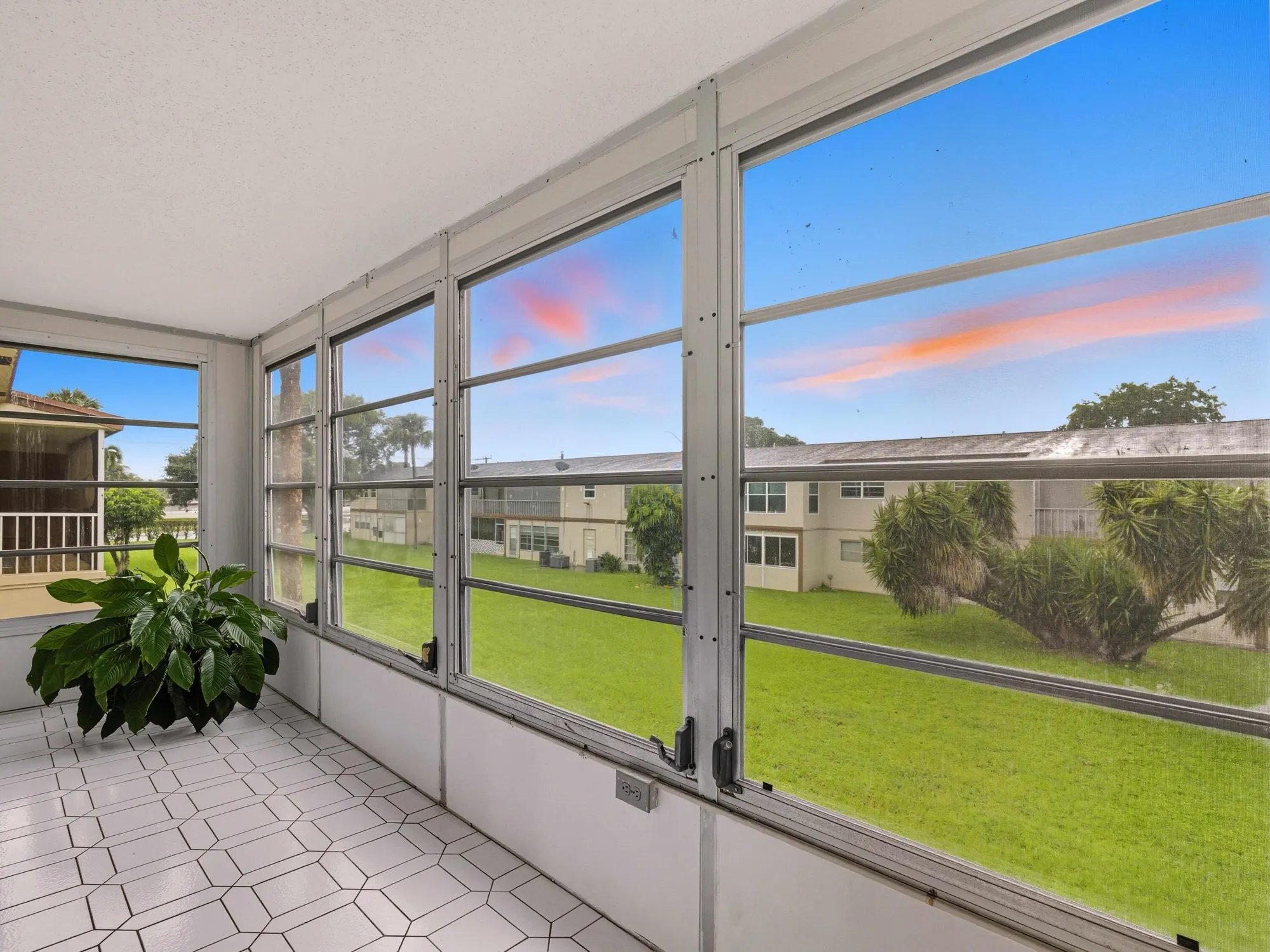 Property Slideshow image 4 of 21 | 551 nw 80th ave apt 207, Margate, FL, 33063