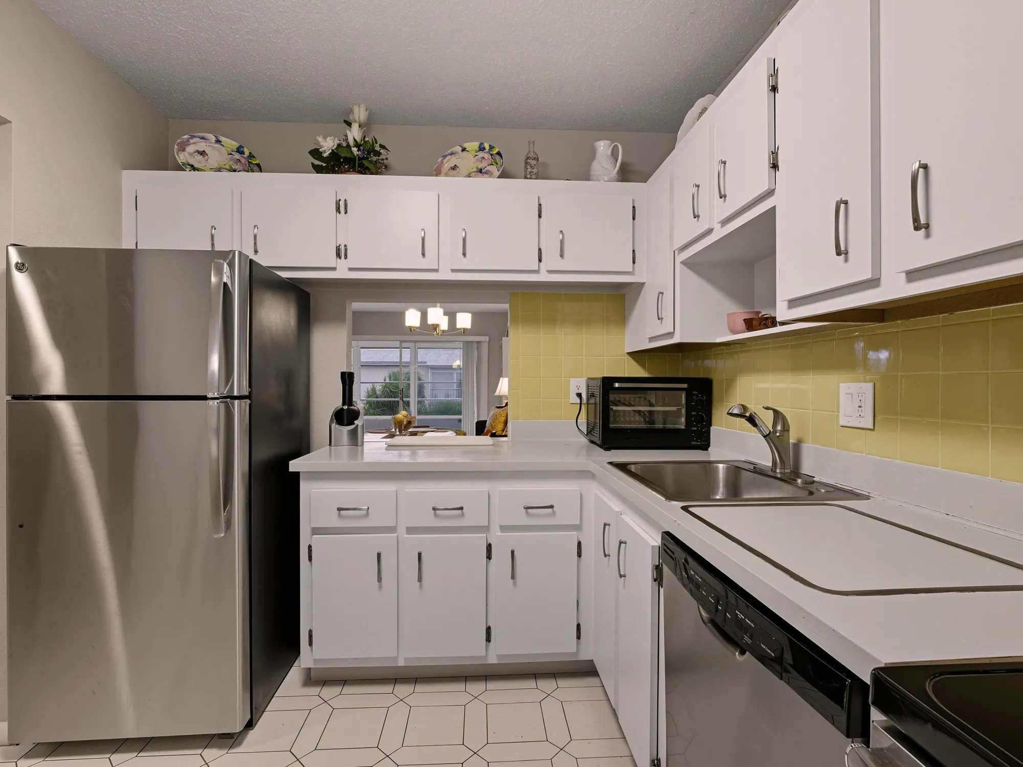 Property Slideshow image 11 of 21 | 551 nw 80th ave apt 207, Margate, FL, 33063