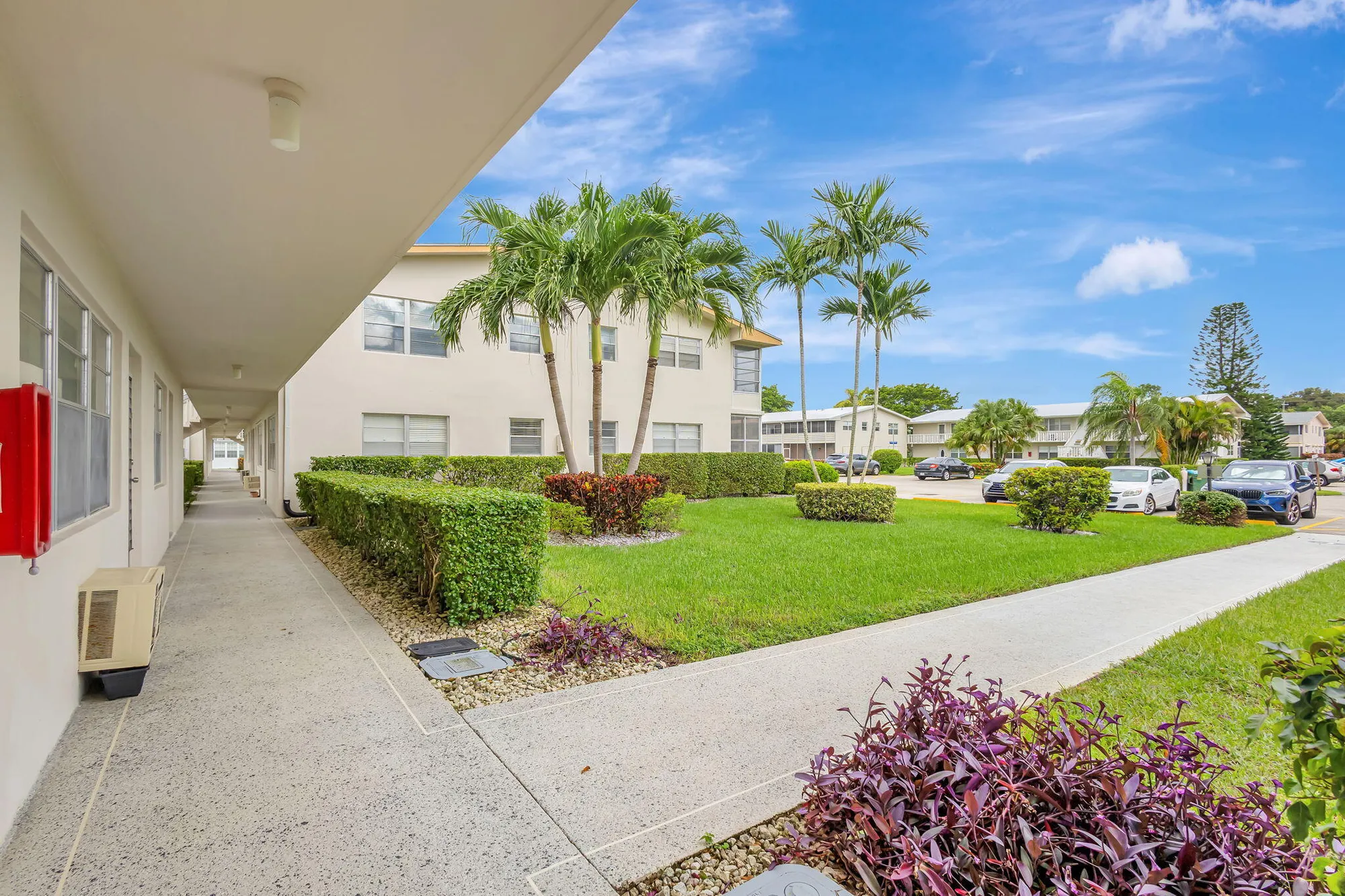 Property Slideshow image 4 of 30 | 130 cambridge f, West Palm Beach, FL, 33417