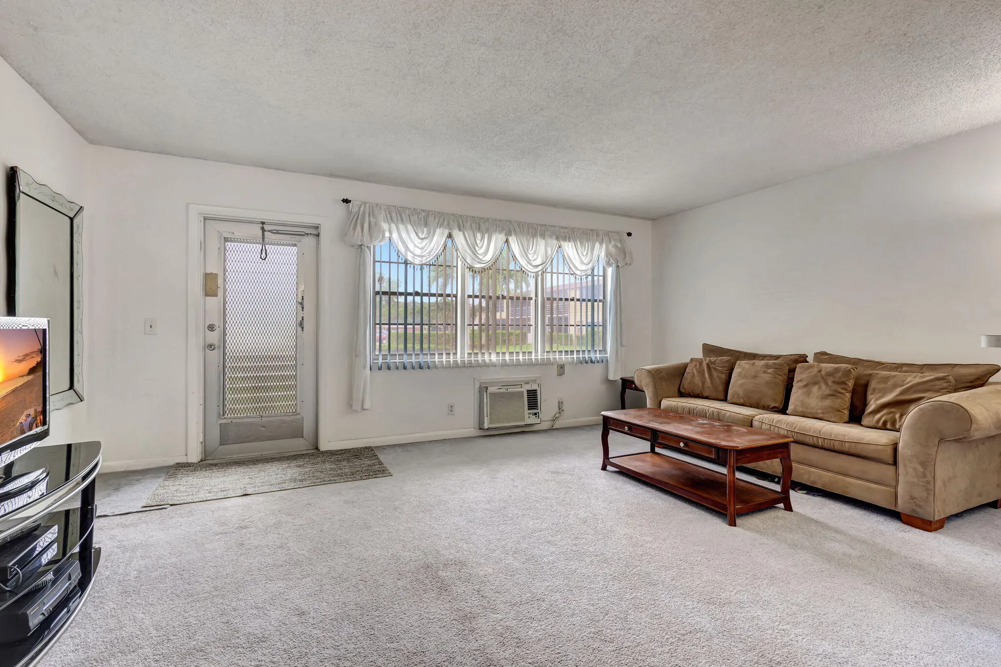 Property Slideshow image 9 of 30 | 130 cambridge f, West Palm Beach, FL, 33417