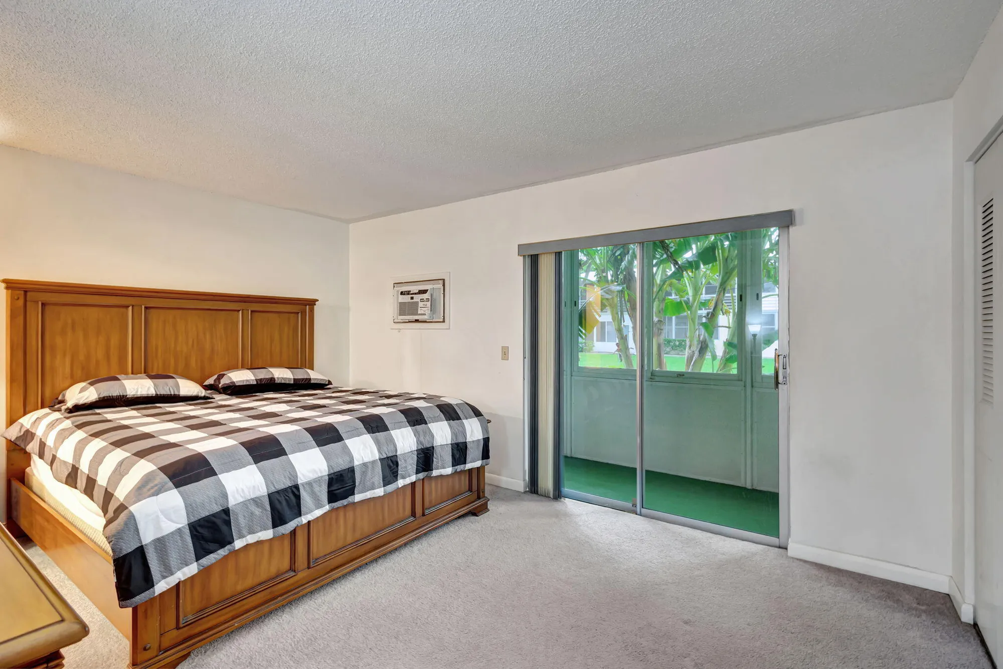 Property Slideshow image 18 of 30 | 130 cambridge f, West Palm Beach, FL, 33417