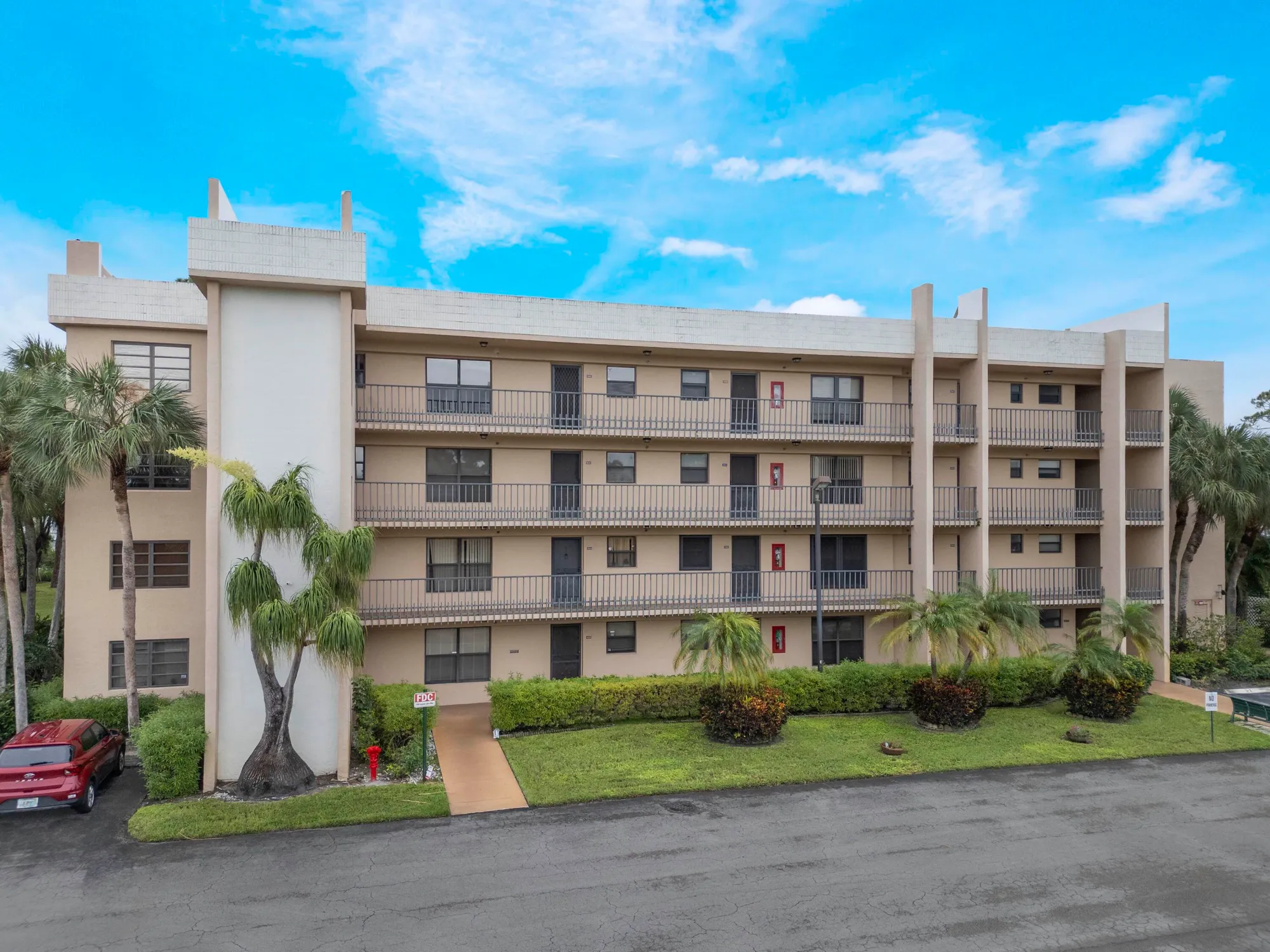 Property Slideshow image 17 of 19 | 4760 lucerne lakes blvd 104, Lake Worth, FL, 33467