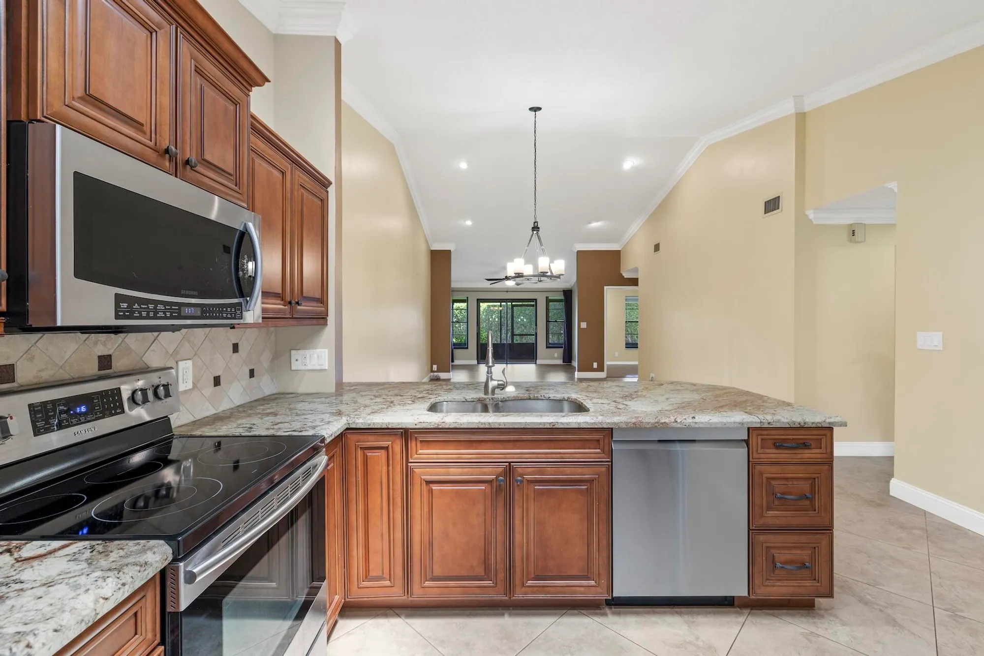 Property Slideshow image 10 of 30 | 5317 fig palm way b, Boynton Beach, FL, 33437