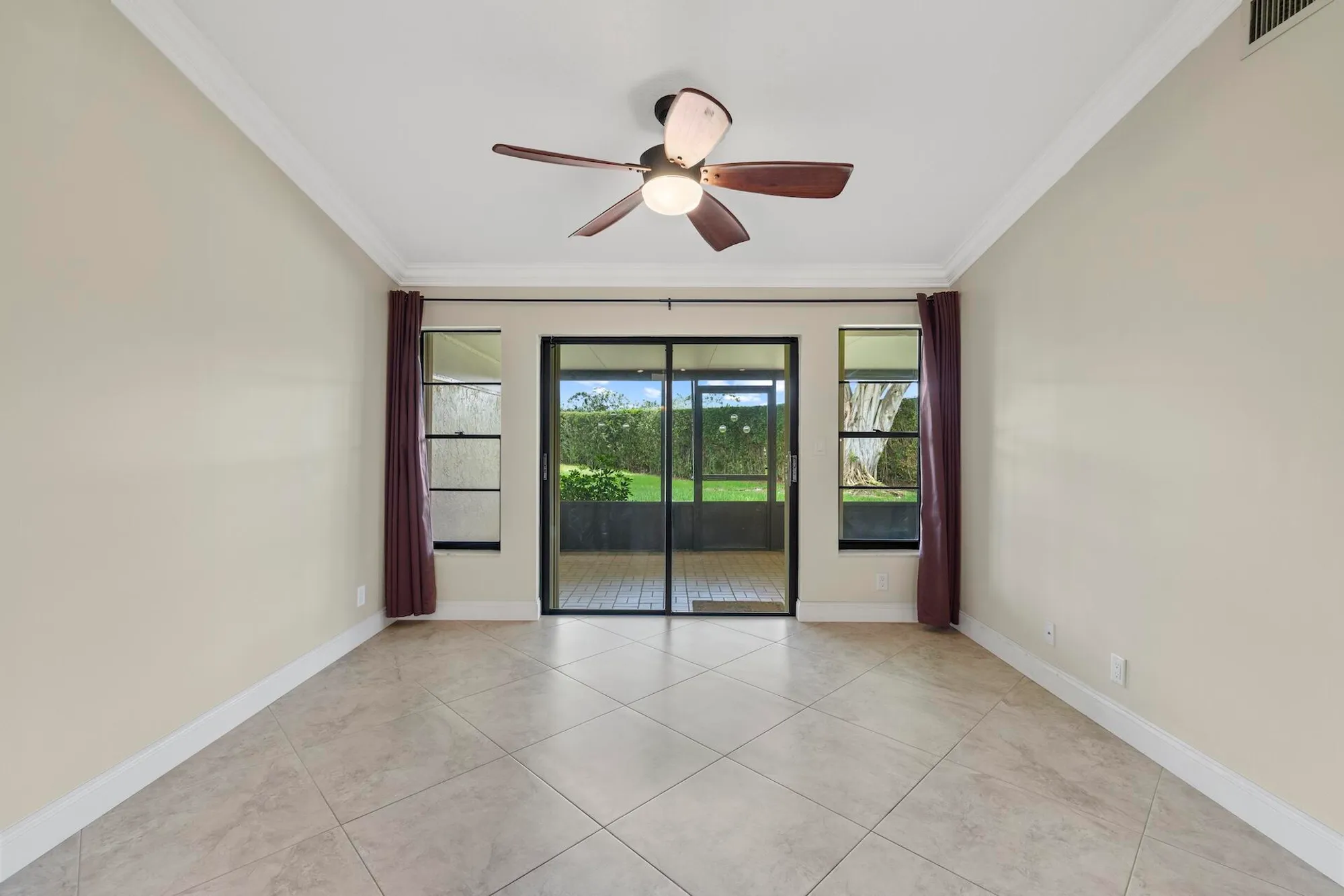 Property Slideshow image 13 of 30 | 5317 fig palm way b, Boynton Beach, FL, 33437