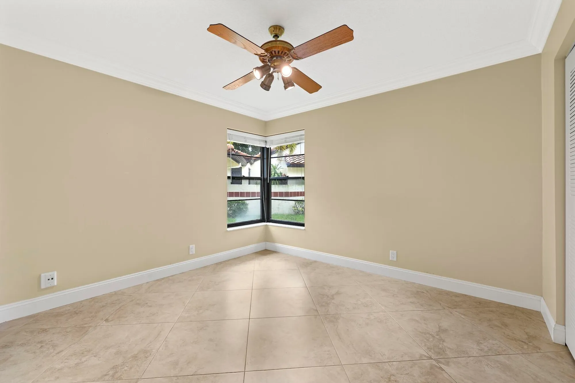 Property Slideshow image 22 of 30 | 5317 fig palm way b, Boynton Beach, FL, 33437