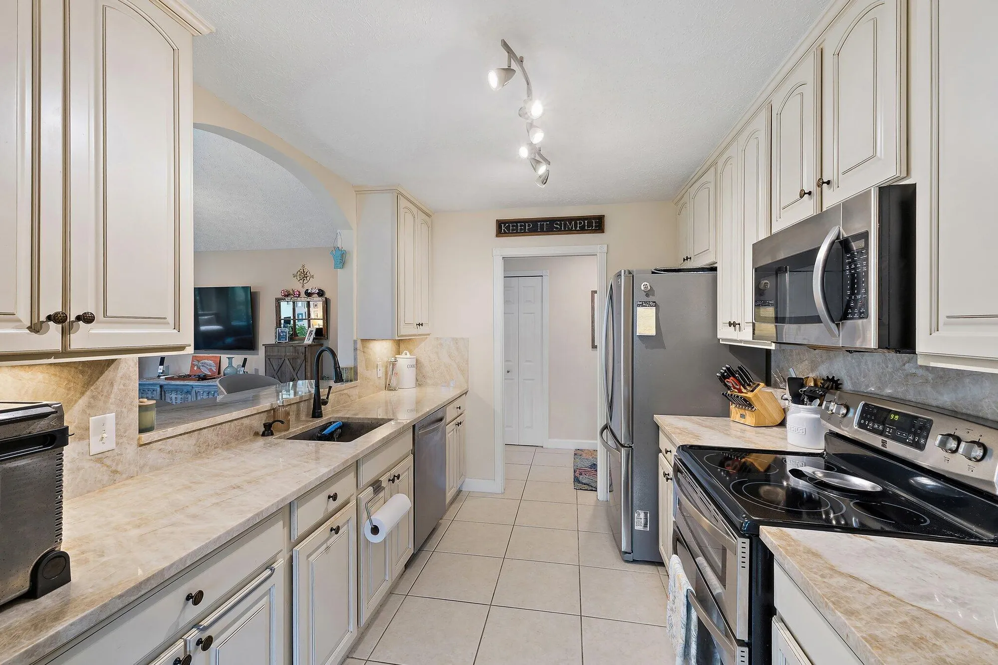Property Slideshow image 15 of 54 | 12787 se pinehurst ct, Hobe Sound, FL, 33455