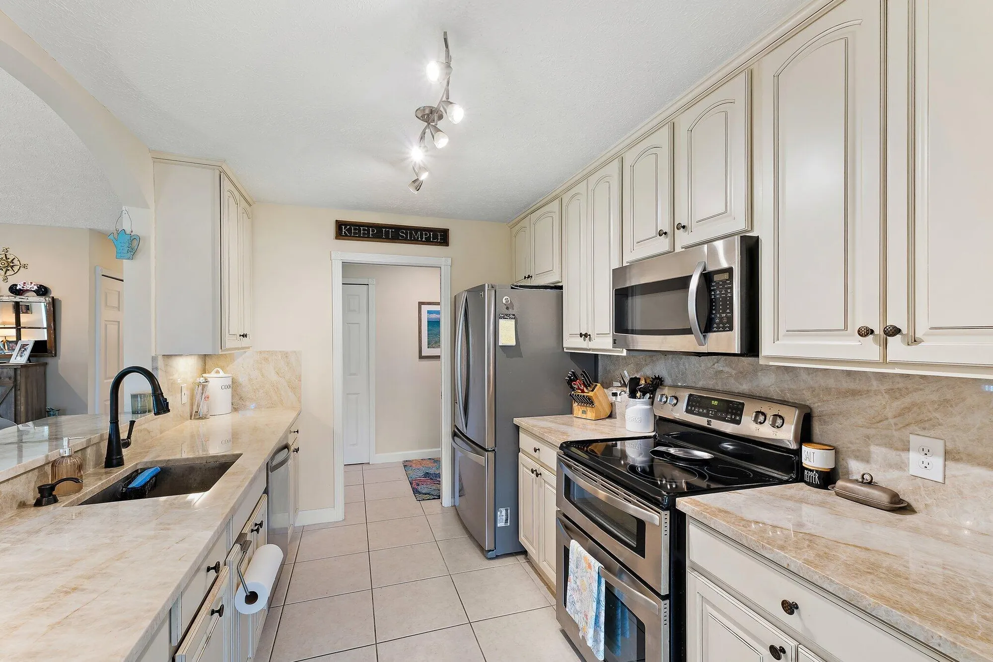 Property Slideshow image 16 of 54 | 12787 se pinehurst ct, Hobe Sound, FL, 33455
