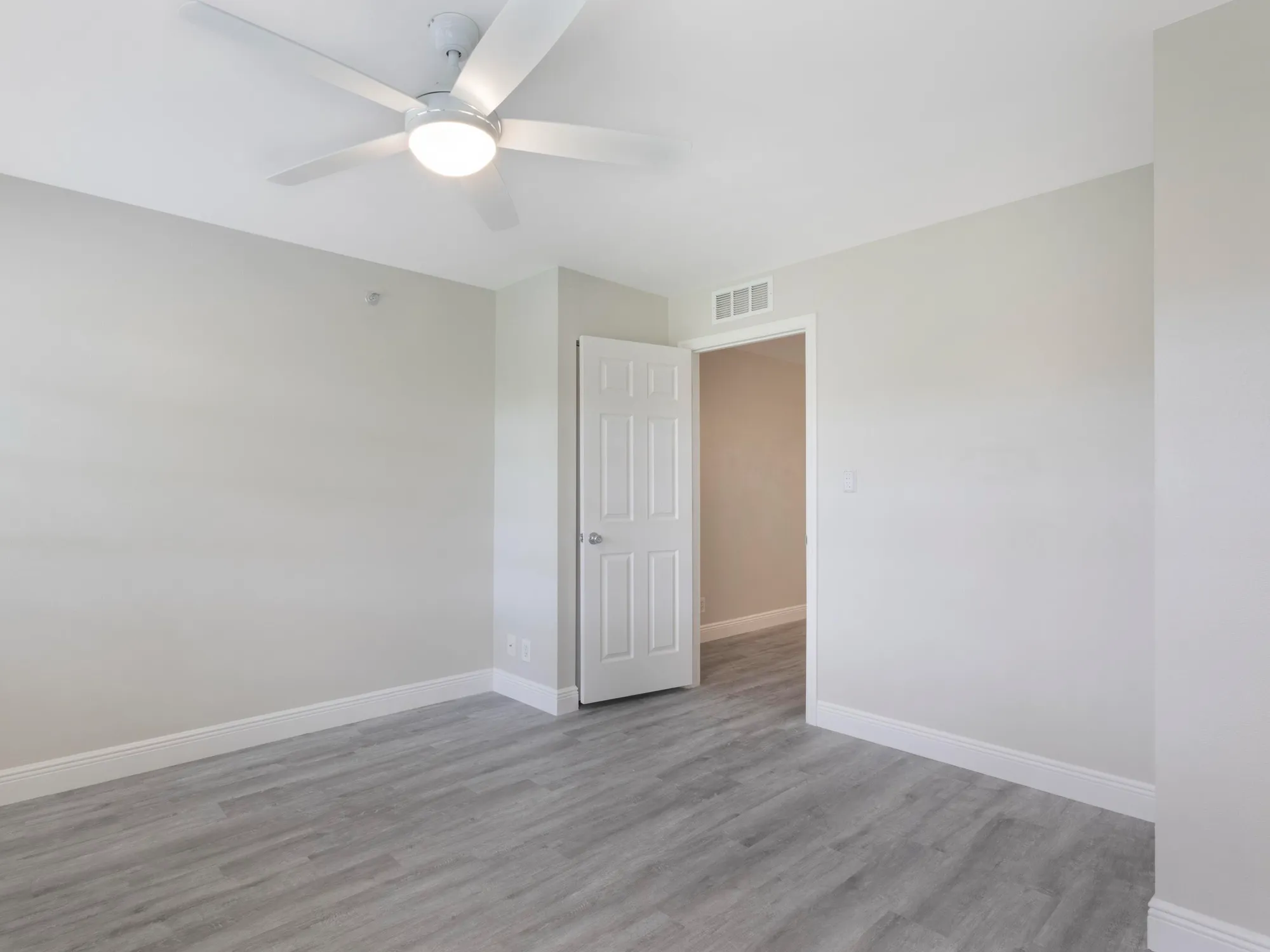 Property Slideshow image 9 of 19 | 4760 lucerne lakes blvd 104, Lake Worth, FL, 33467