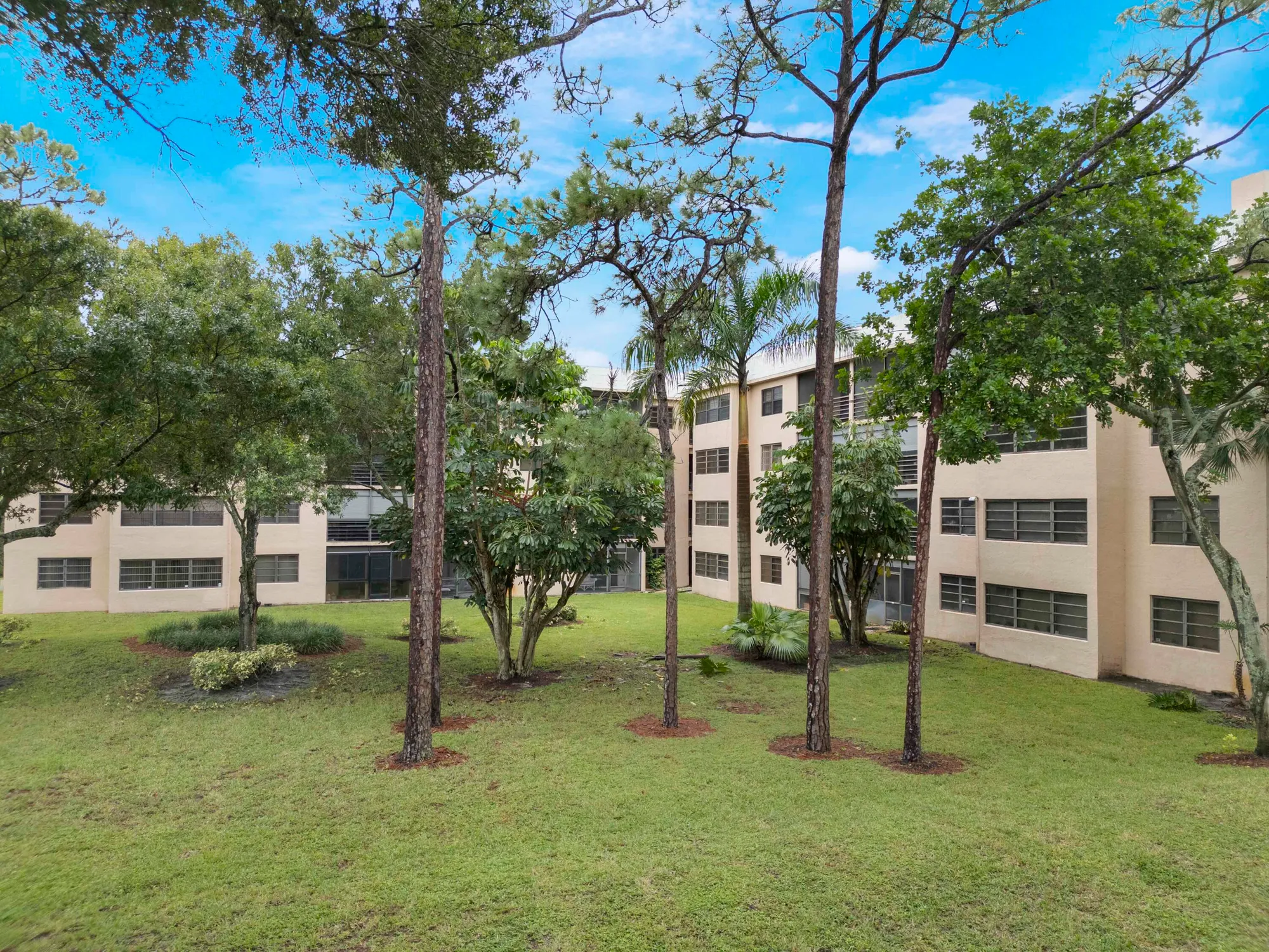 Property Slideshow image 18 of 19 | 4760 lucerne lakes blvd 104, Lake Worth, FL, 33467