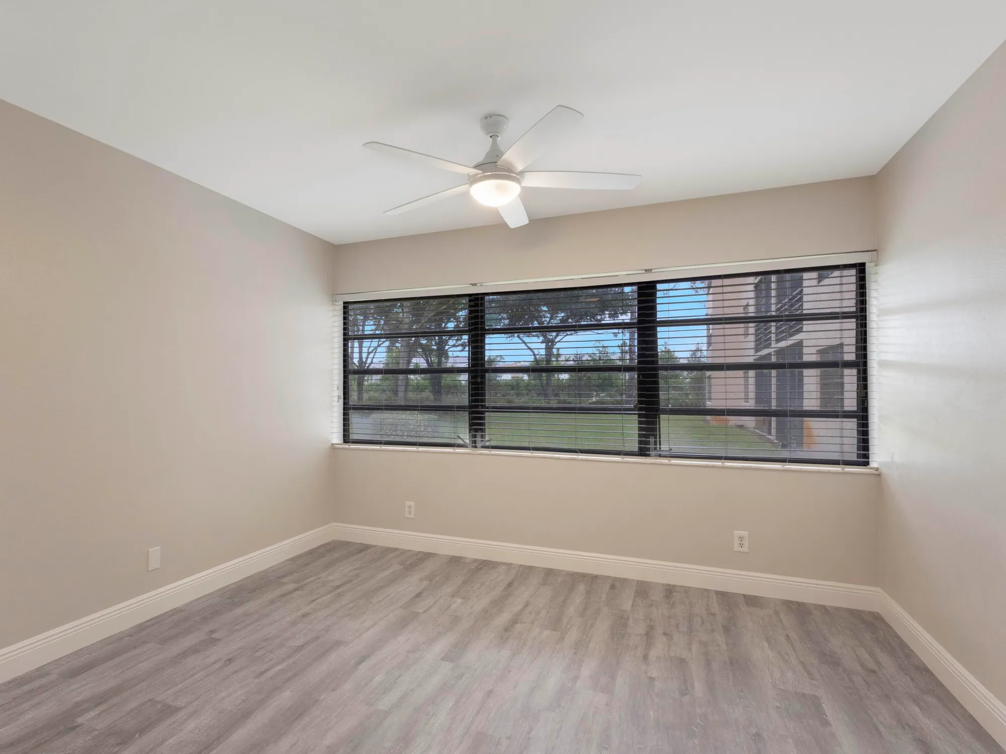 Property Slideshow image 8 of 19 | 4760 lucerne lakes blvd 104, Lake Worth, FL, 33467