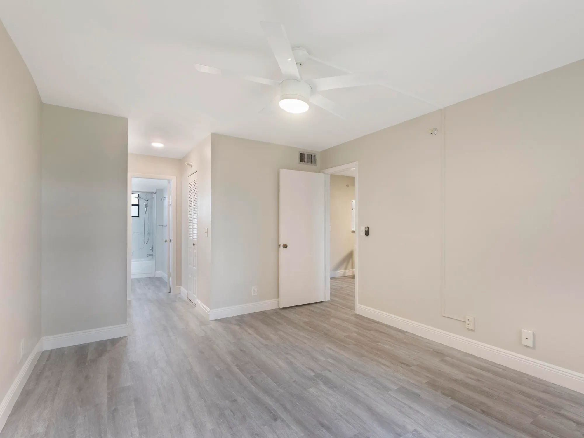 Property Slideshow image 6 of 19 | 4760 lucerne lakes blvd 104, Lake Worth, FL, 33467