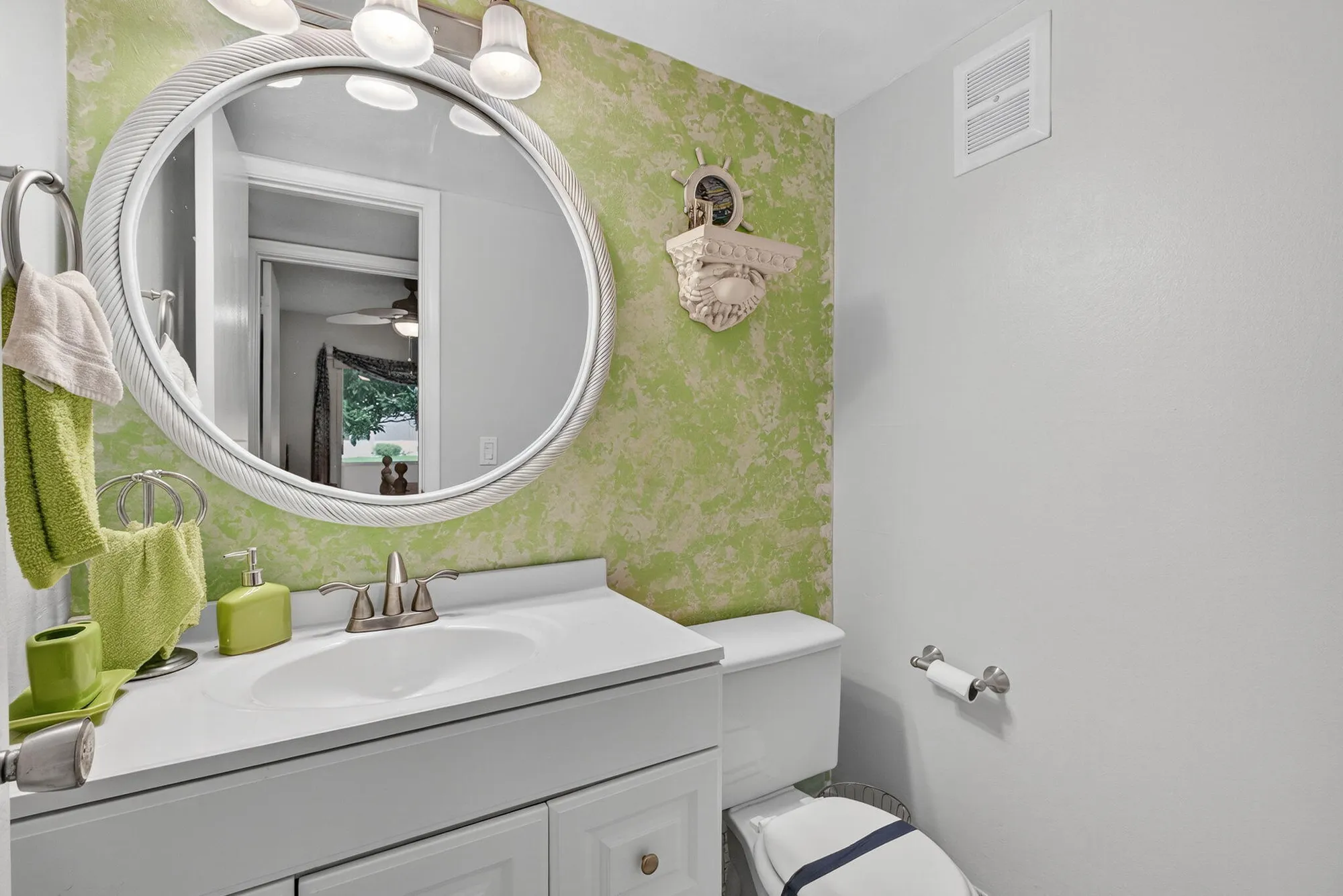 Property Slideshow image 9 of 41 | 96 dorchester e unit e, West Palm Beach, FL, 33417