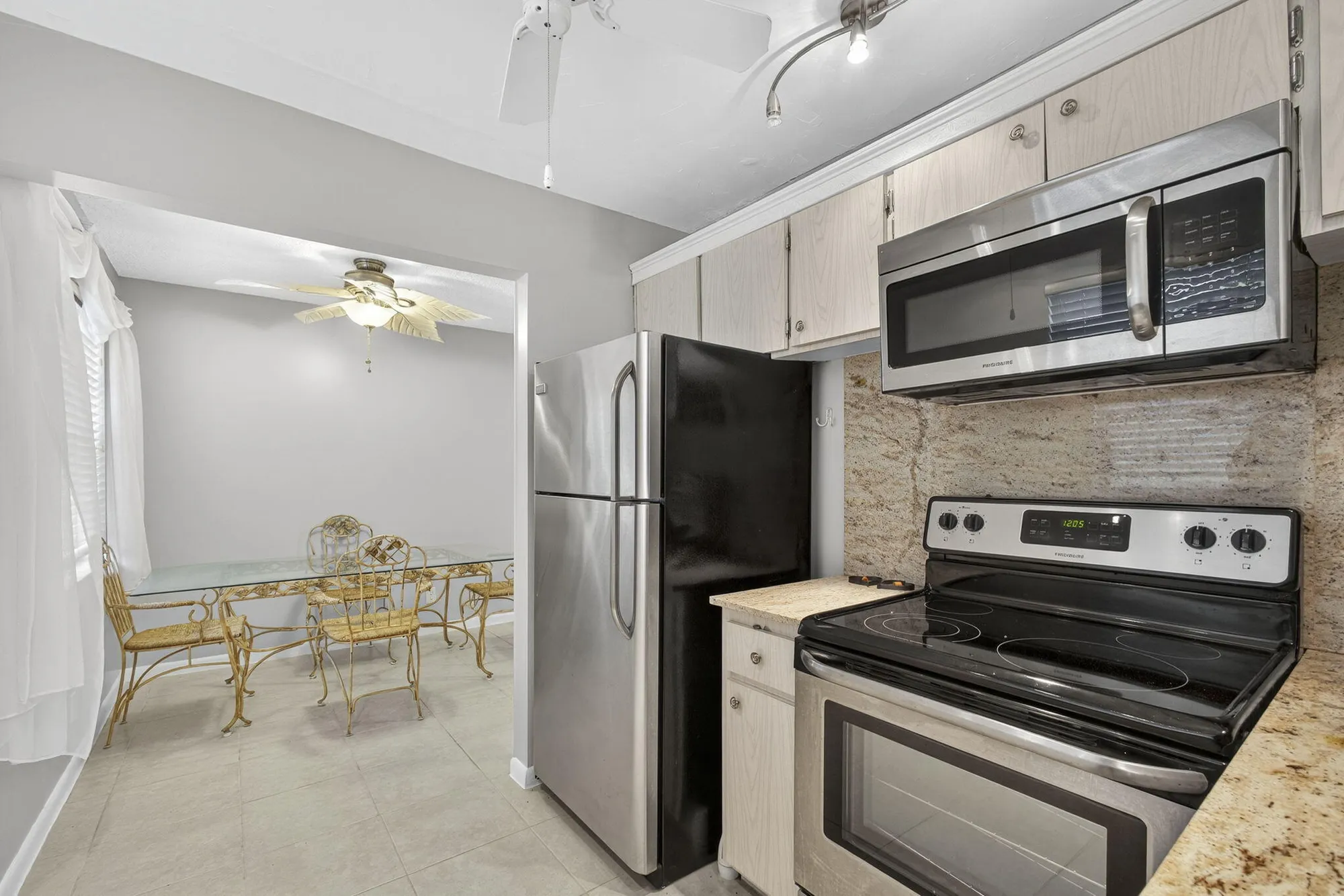 Property Slideshow image 7 of 41 | 96 dorchester e unit e, West Palm Beach, FL, 33417