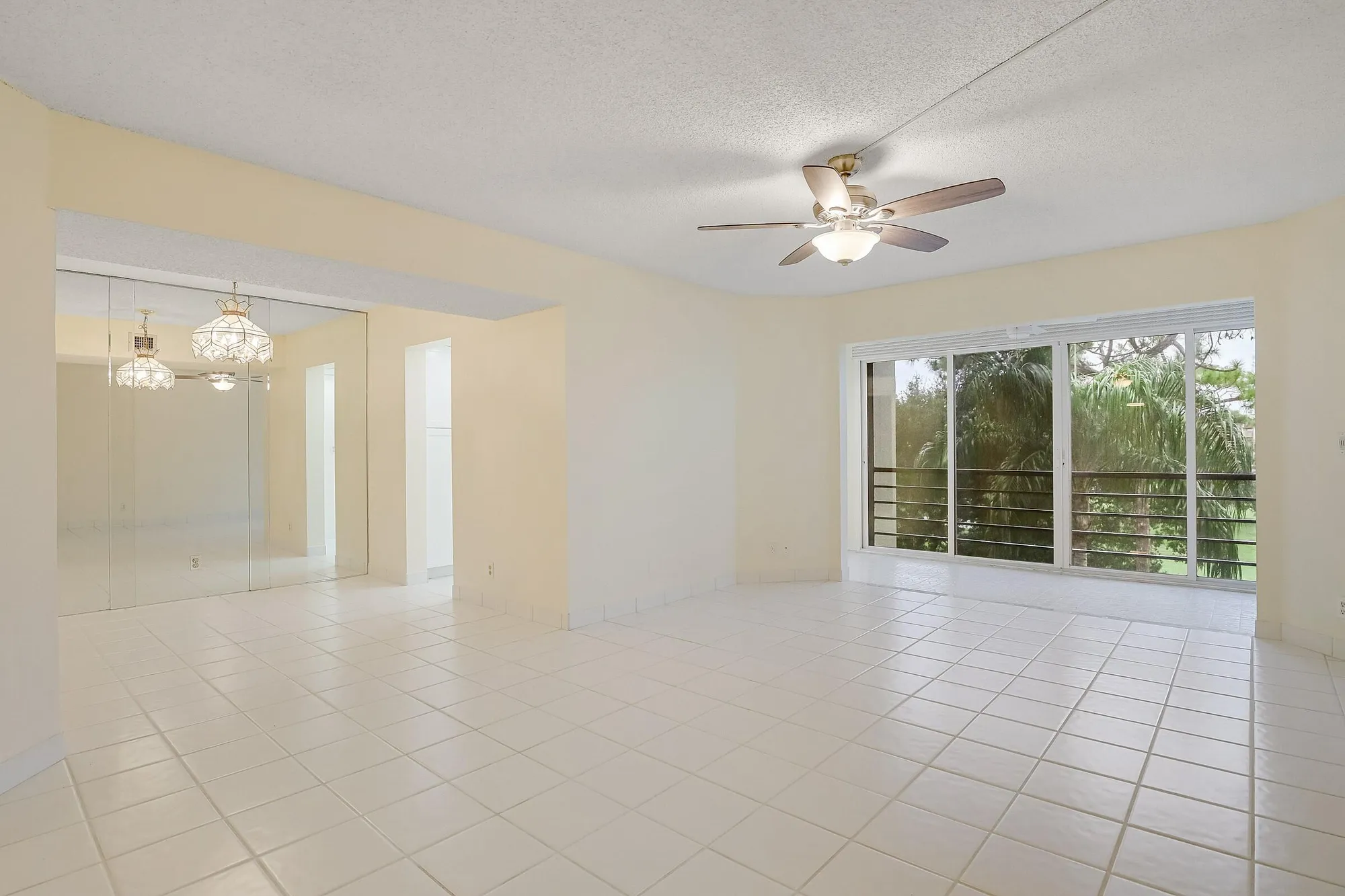 Property Slideshow image 6 of 38 | 3810 via poinciana apt 404, Lake Worth, FL, 33467